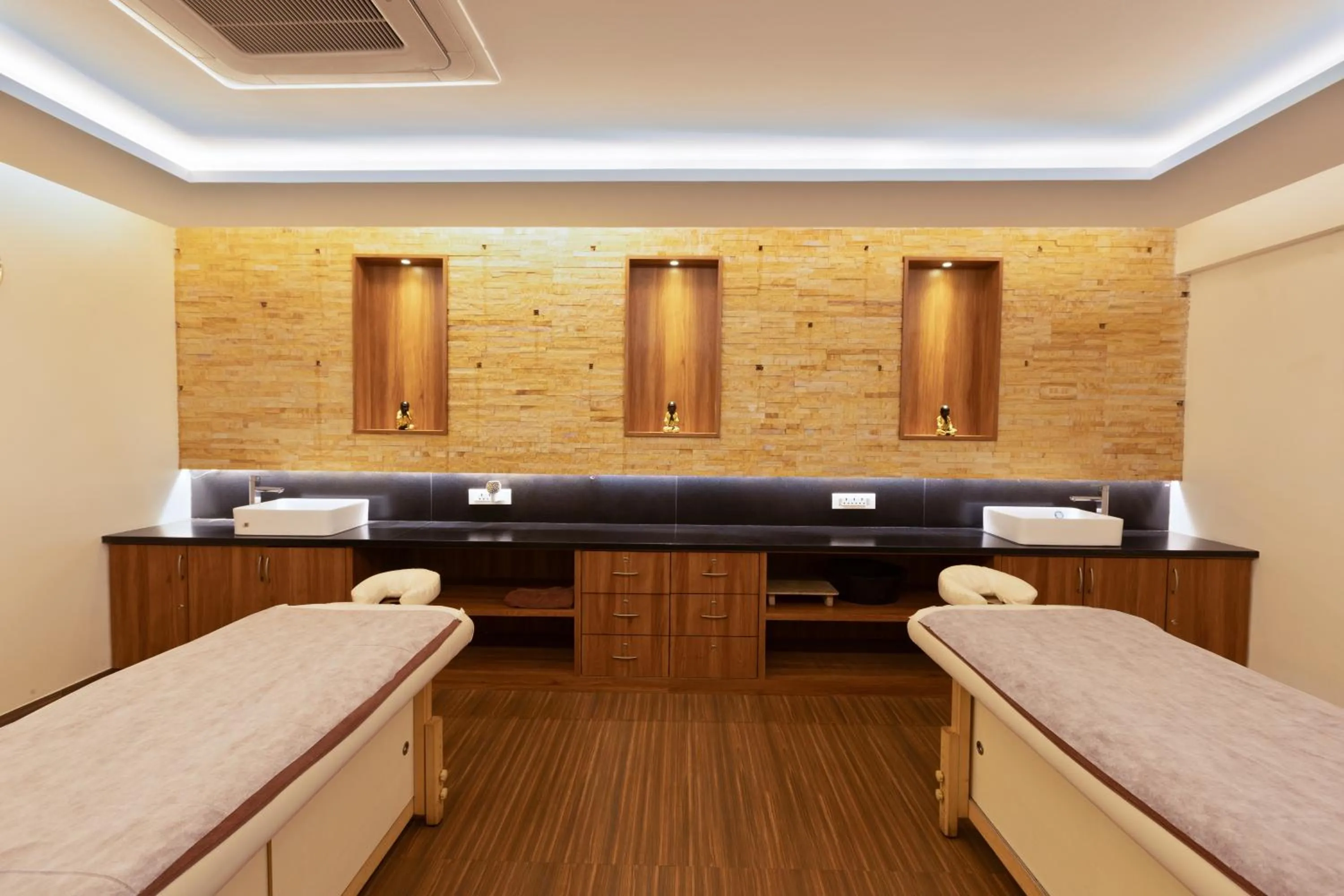 Spa and wellness centre/facilities in CJ Pallazzio,Salem