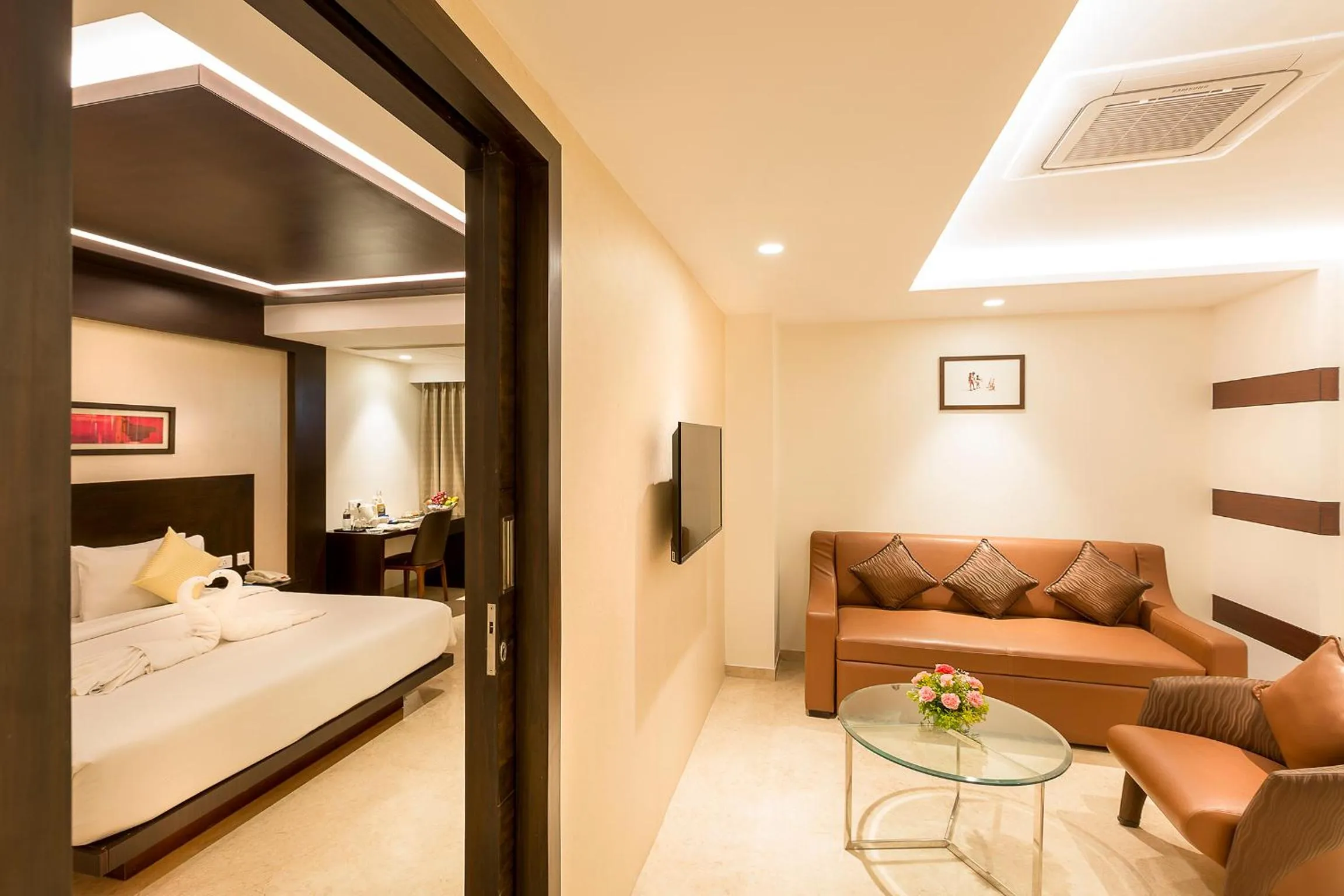 Living room, Bed in CJ Pallazzio,Salem