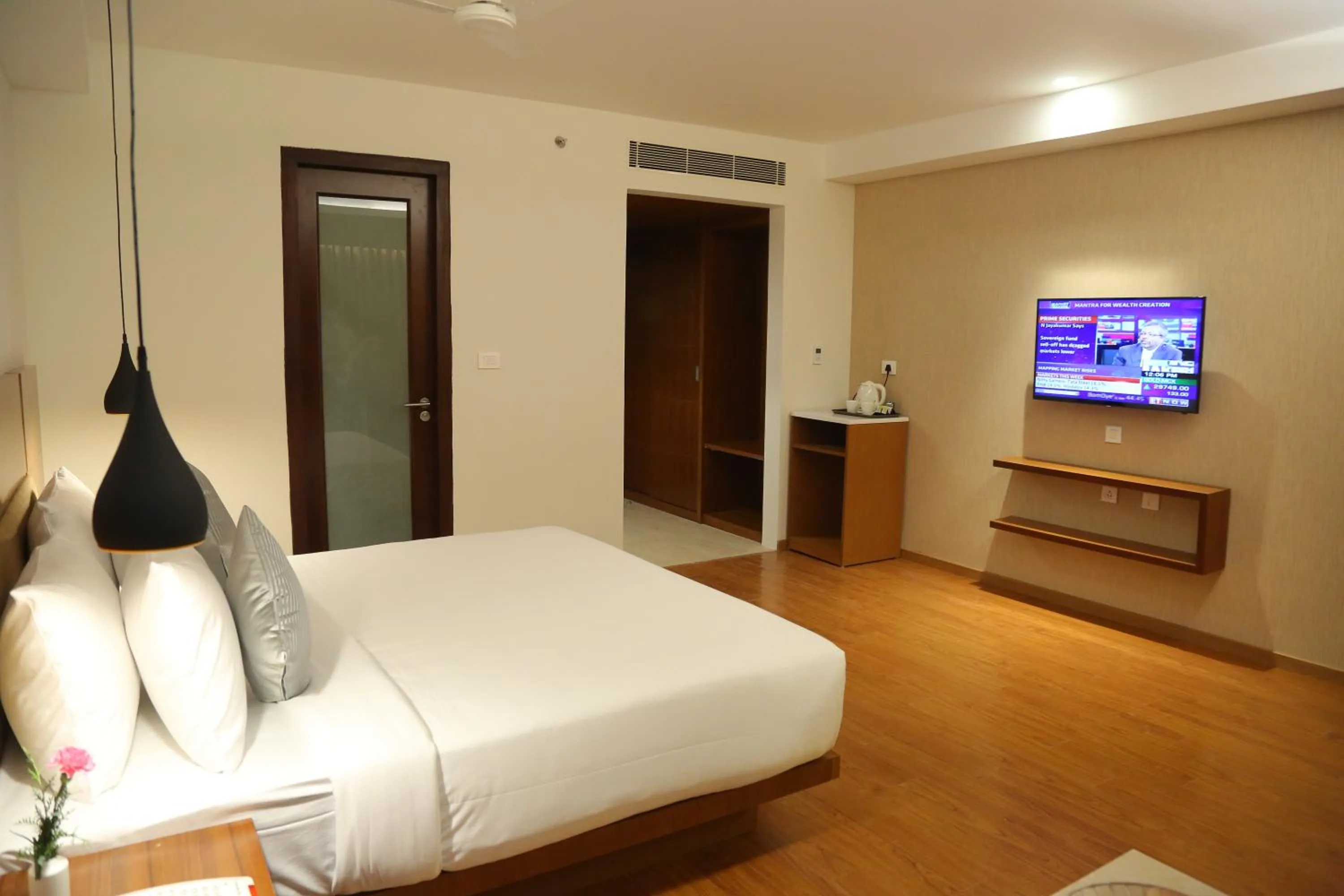 Photo of the whole room, Bed in CJ Pallazzio,Salem