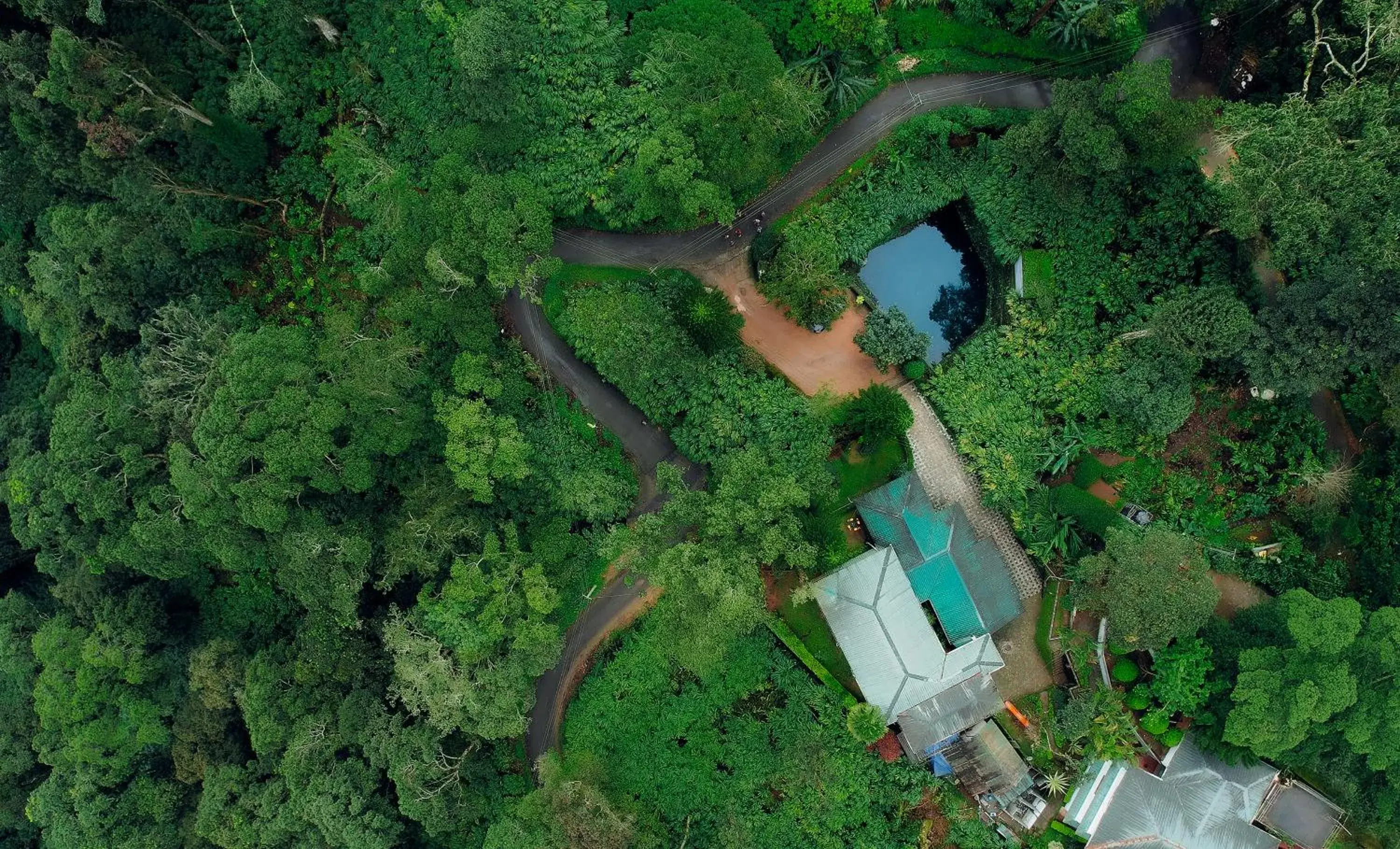 Property building in Bracknell Forest Munnar Property building in Bracknell Forest Munnar