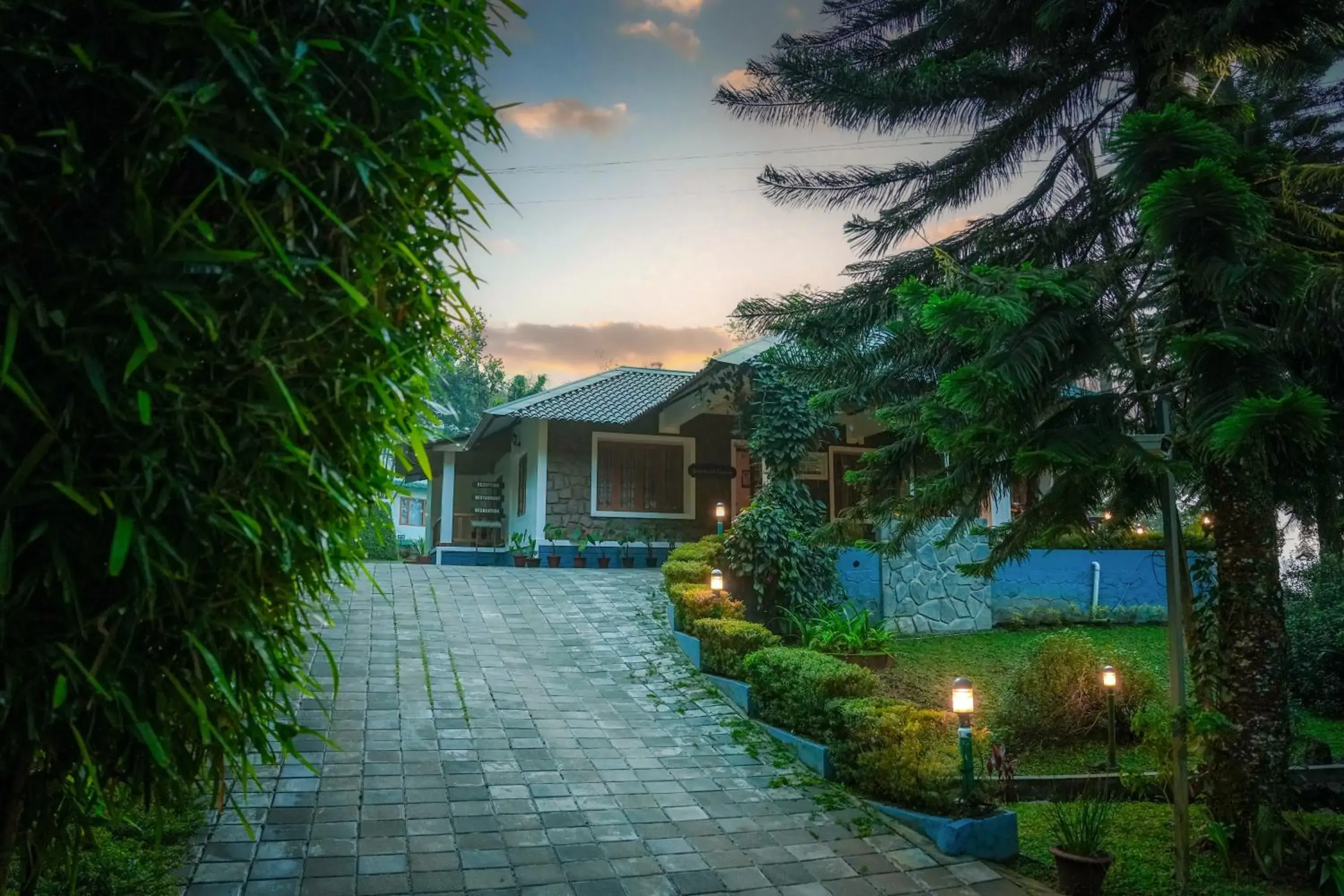 Property building in Bracknell Forest Munnar Property building in Bracknell Forest Munnar