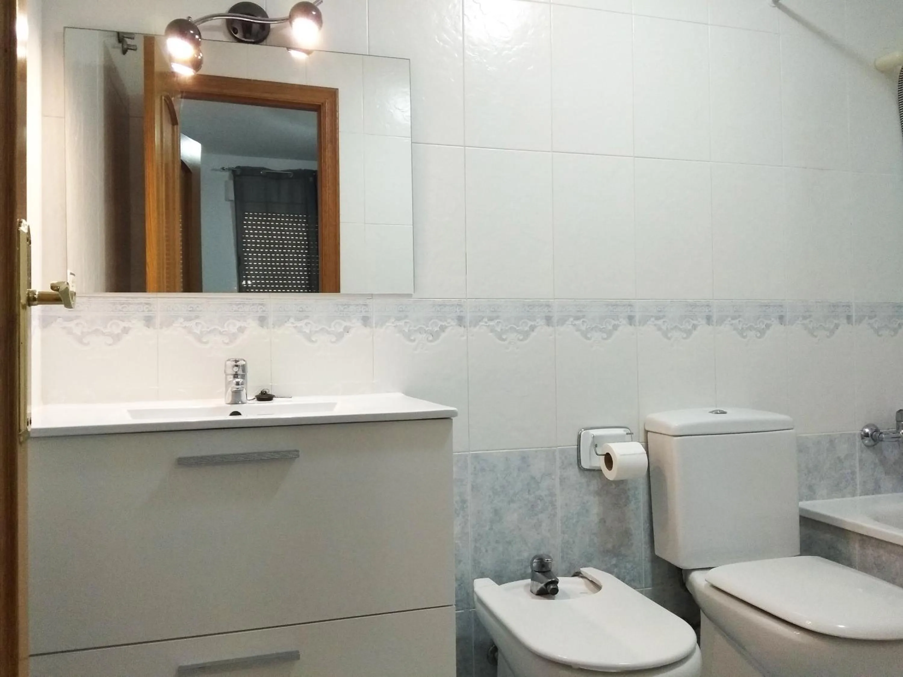 Bathroom in Apartamentos Argenta Caleta 3000