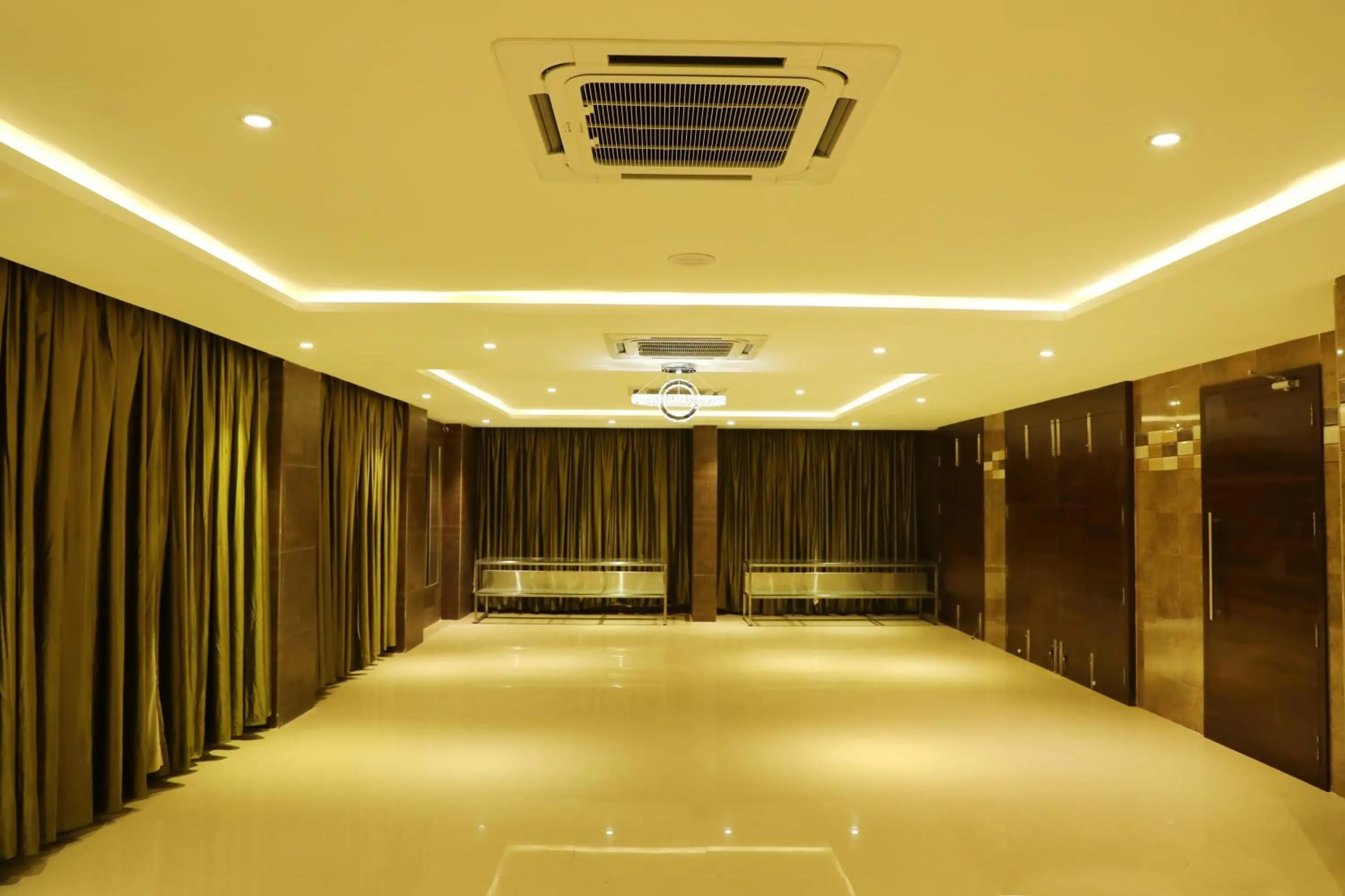 Banquet/Function facilities in Avenue Hotel