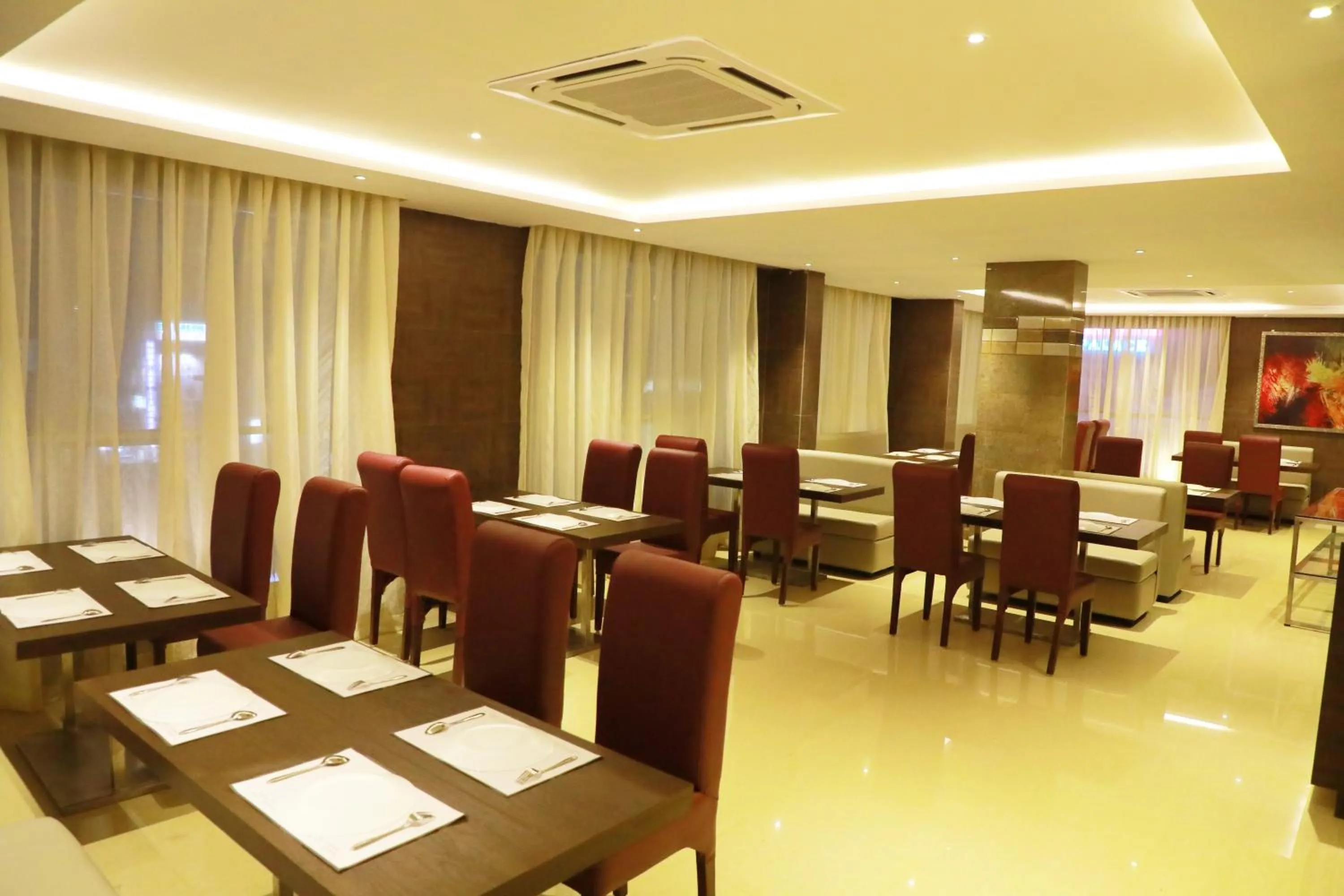 Restaurant/places to eat in Avenue Hotel