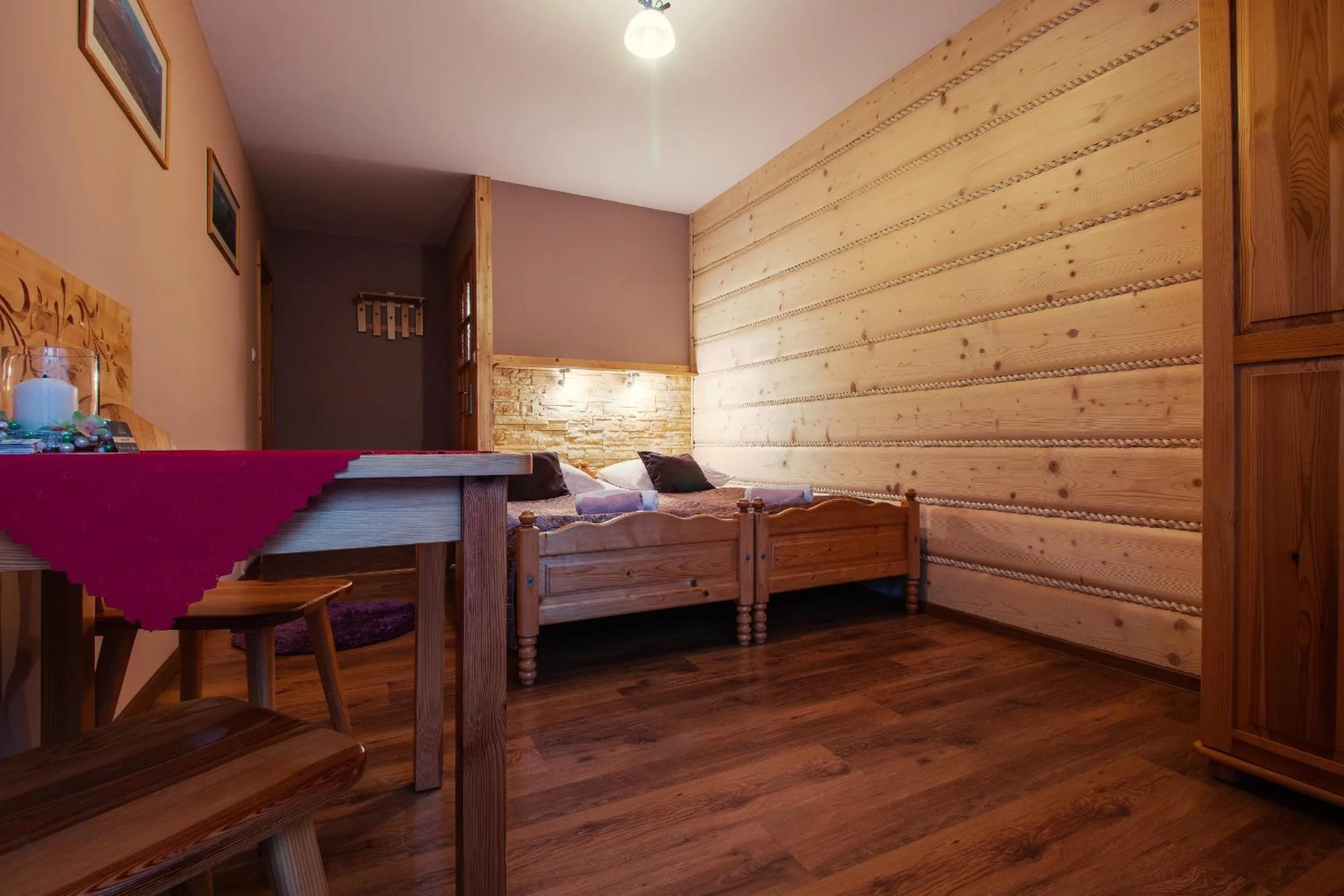 Photo of the whole room in Willa Trebunia