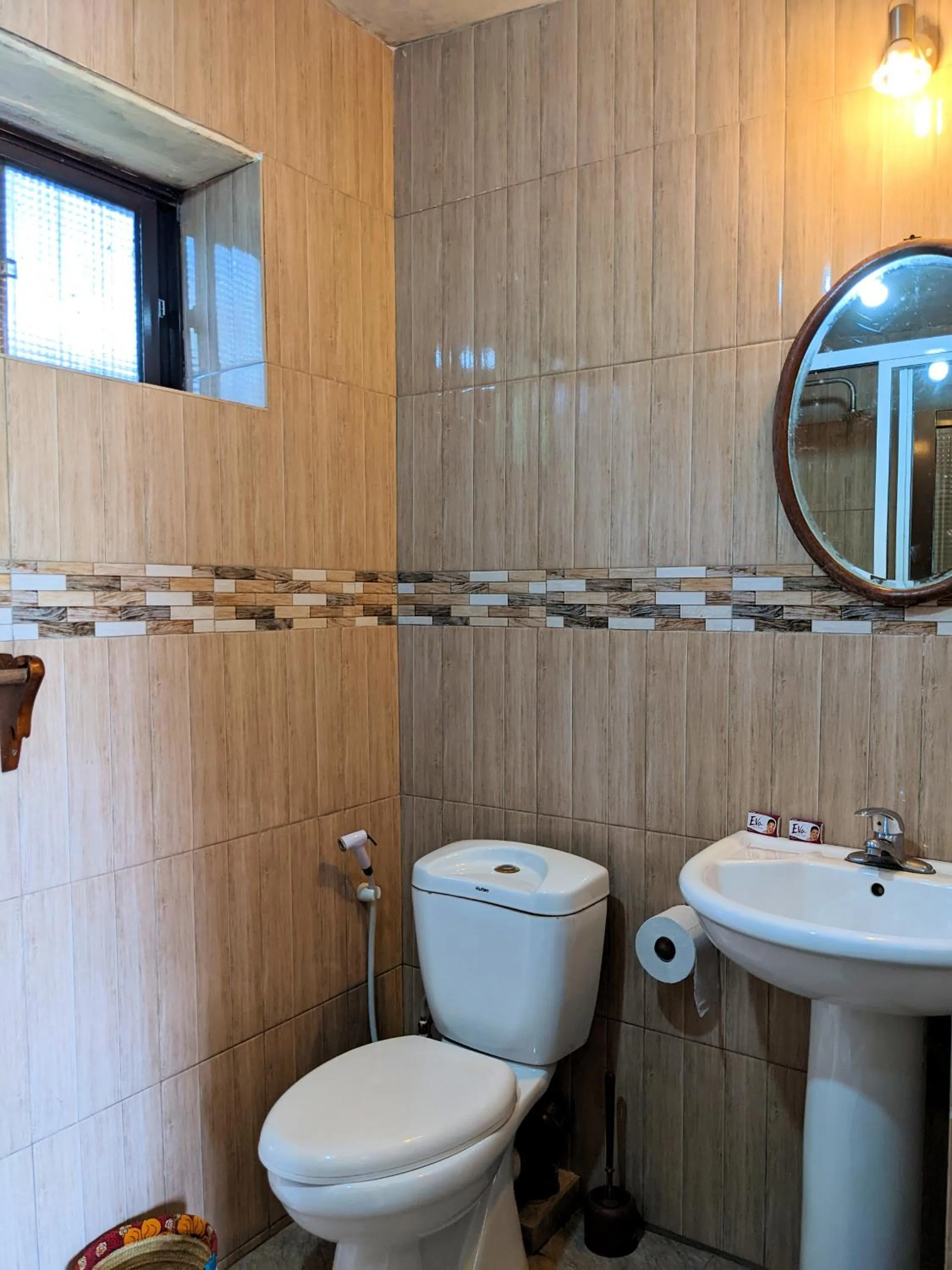 Toilet in Lawns Hotel