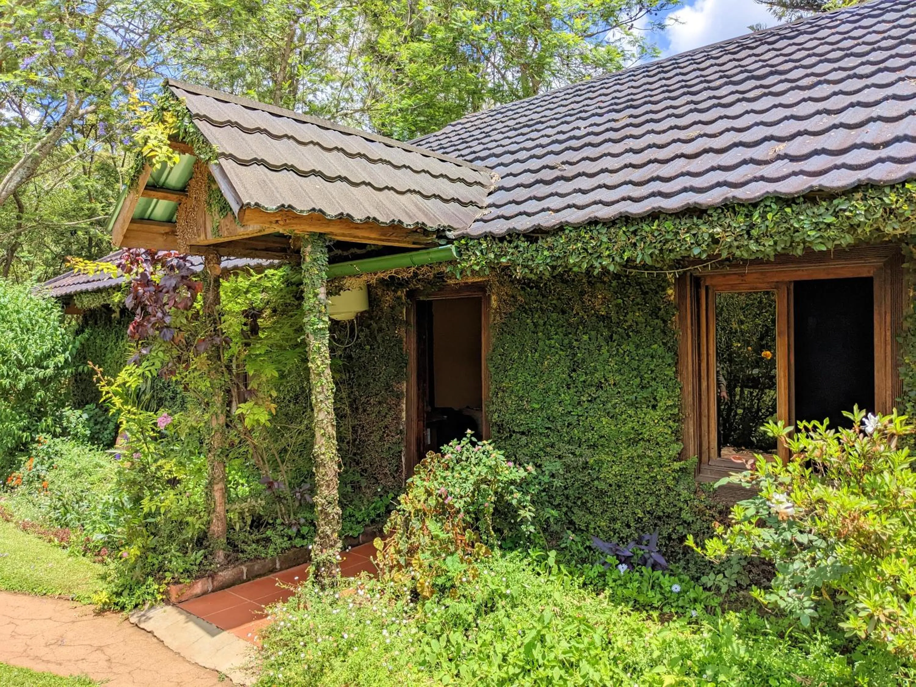 Property building in Lawns Hotel