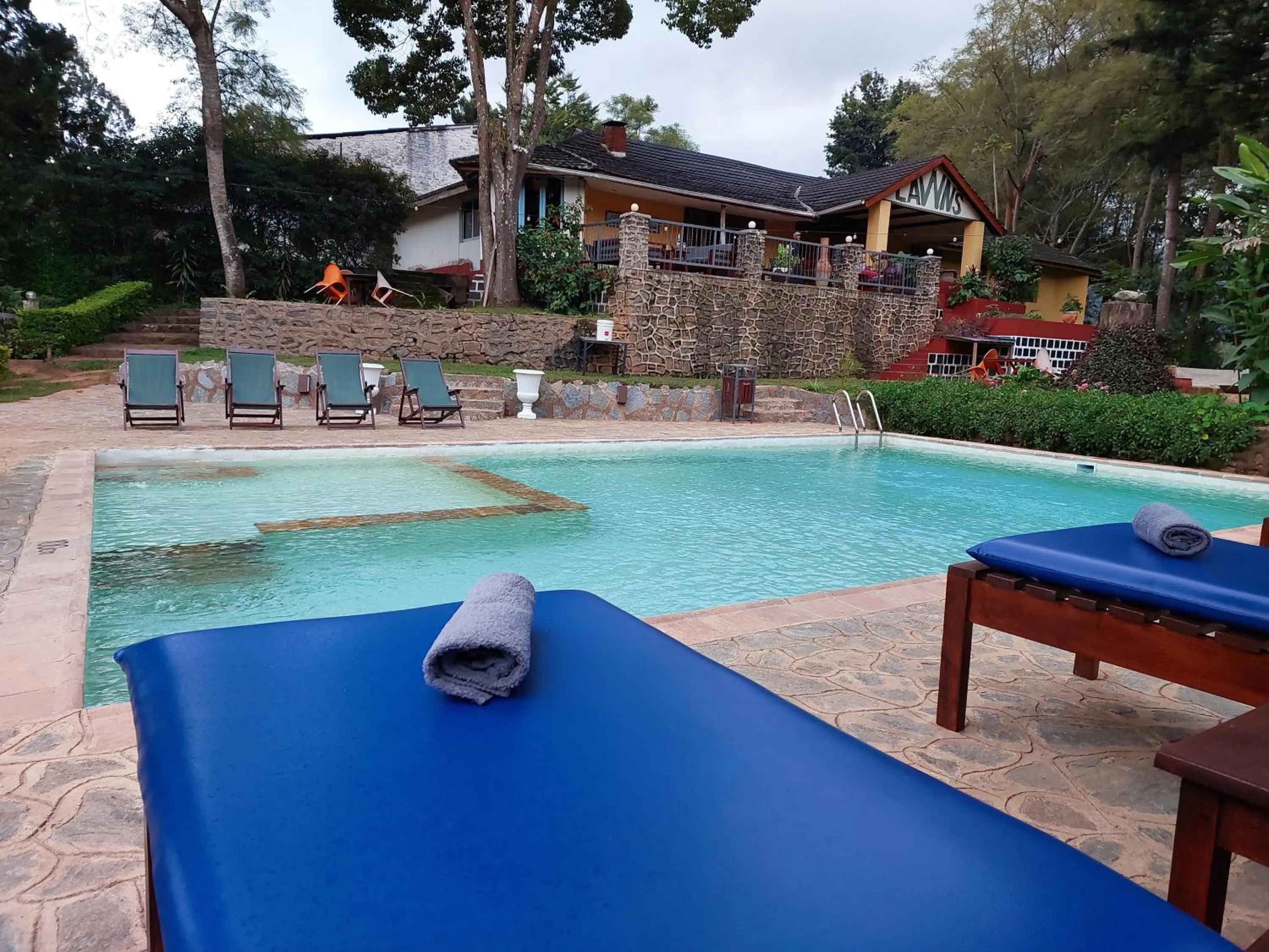 Swimming pool in Lawns Hotel