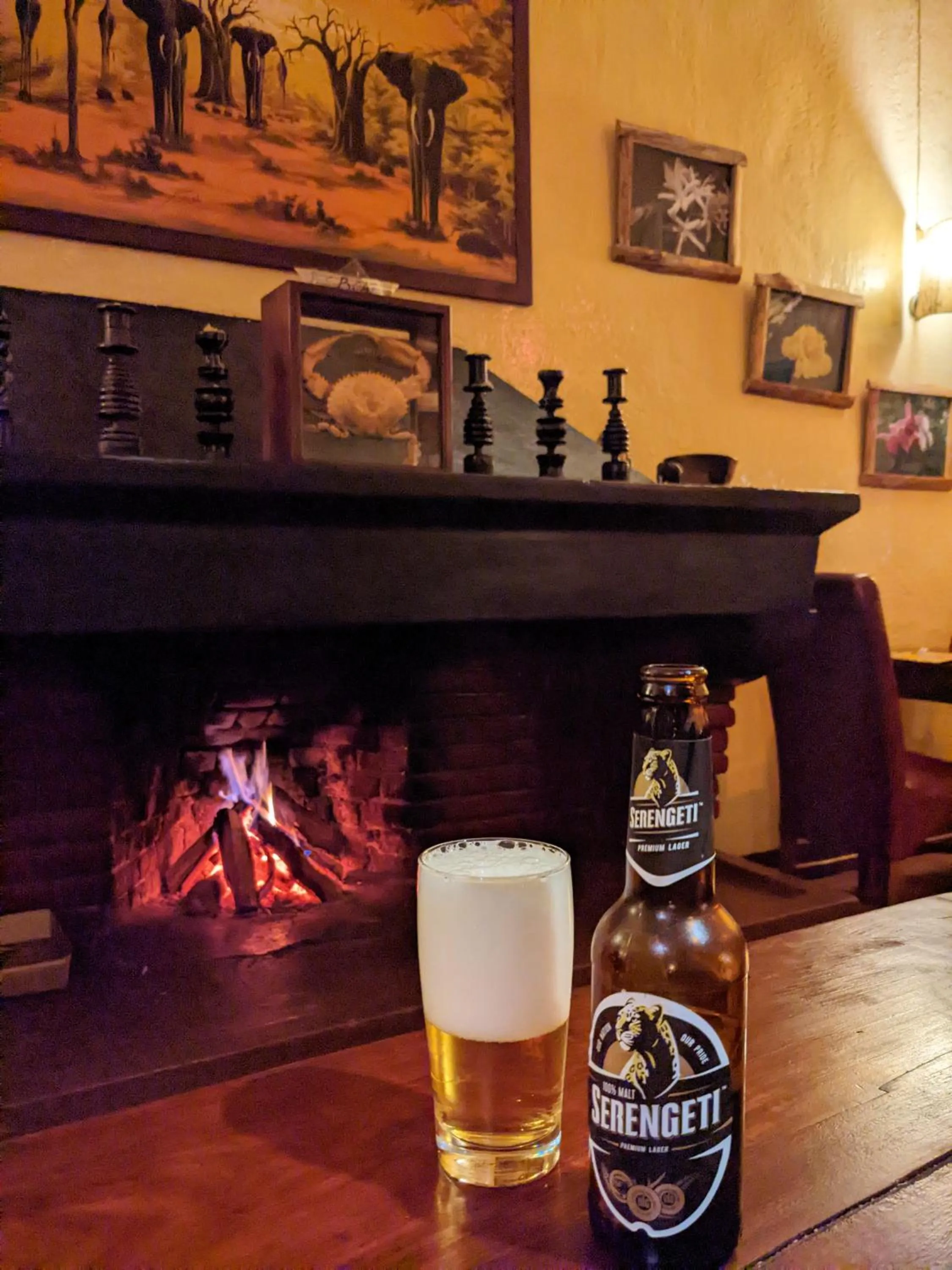 Food and drinks in Lawns Hotel