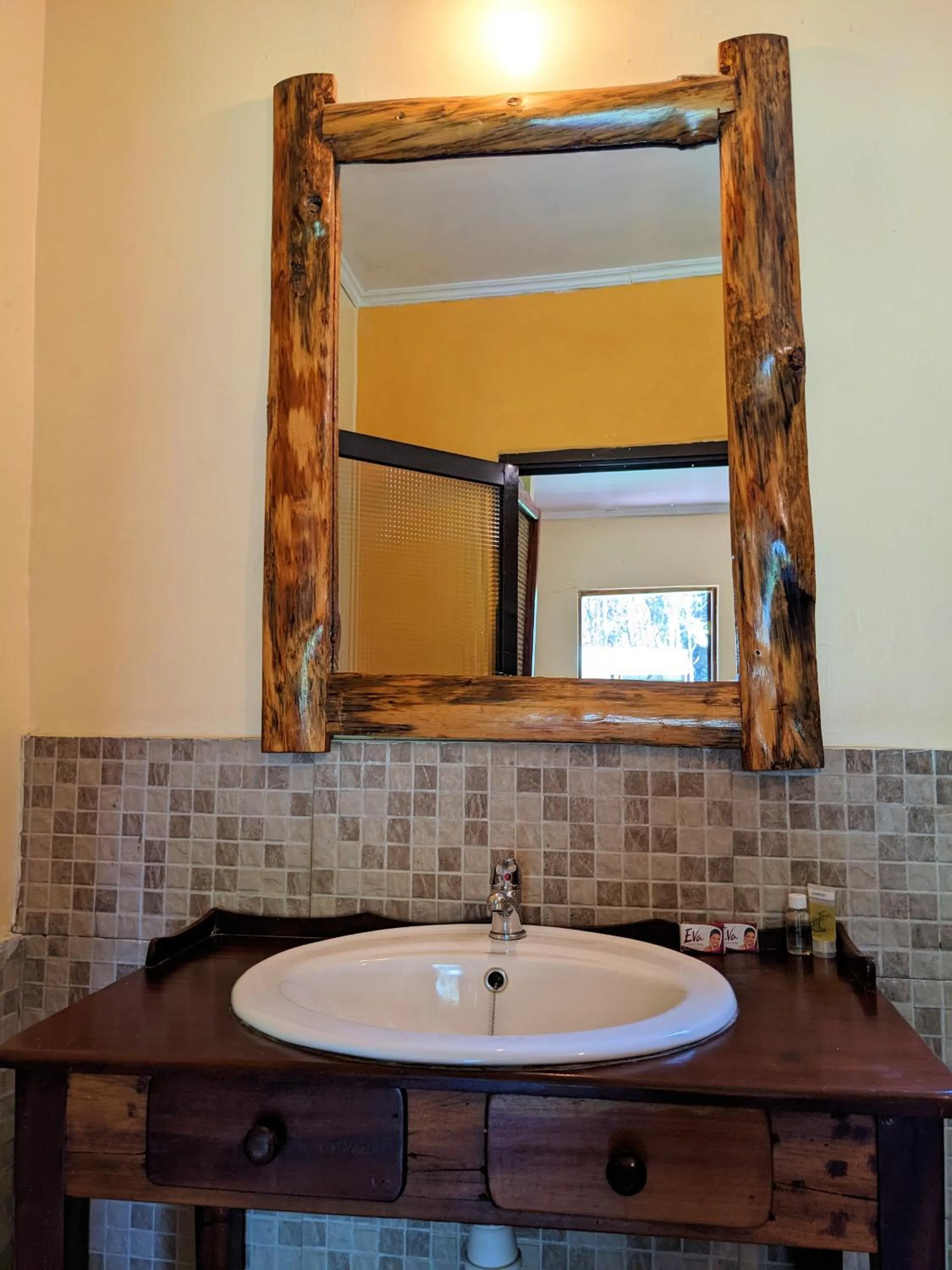 Bathroom in Lawns Hotel