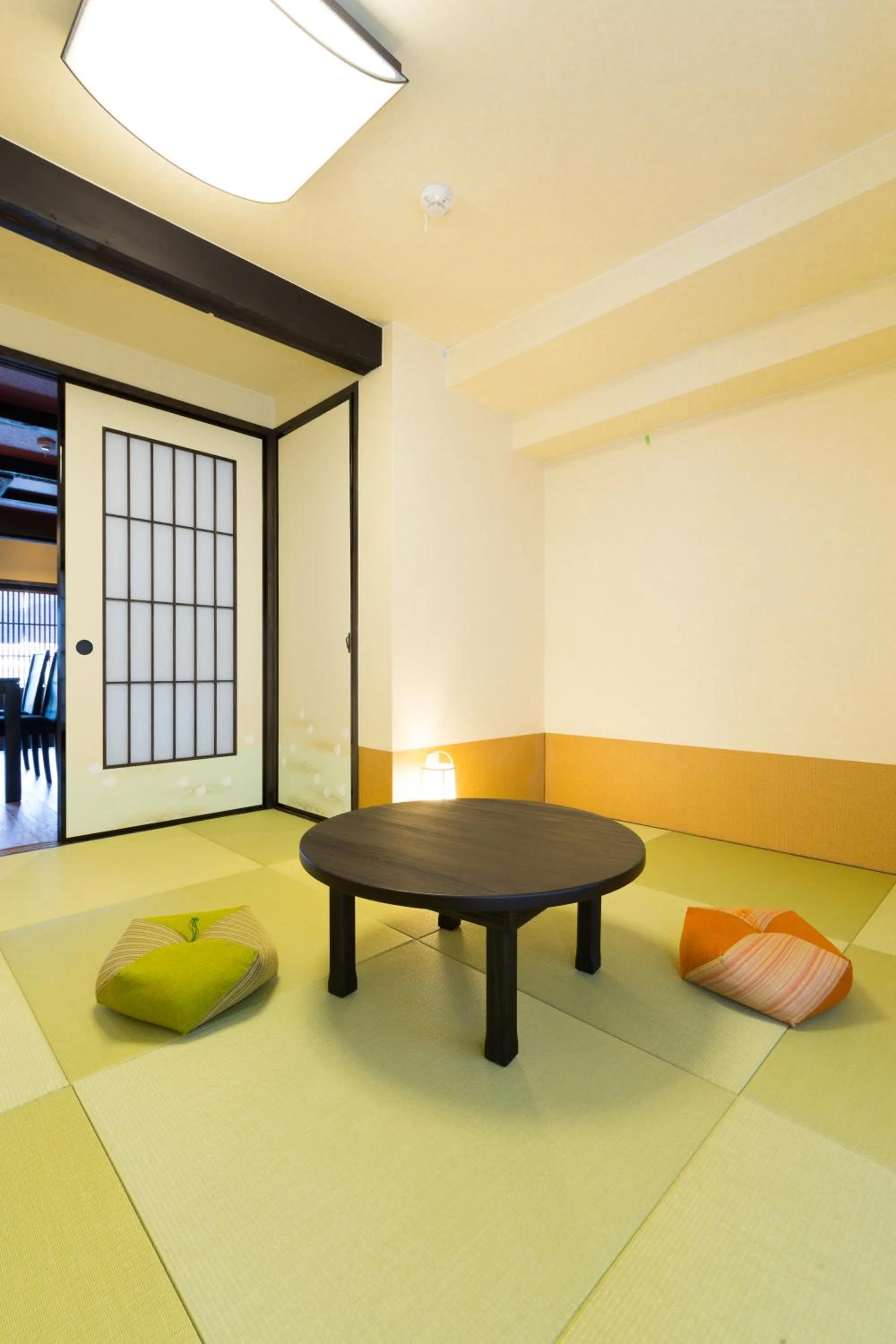 Living room in 京と家 鴨川五条 -Kyotoya Kamogawagojo-
