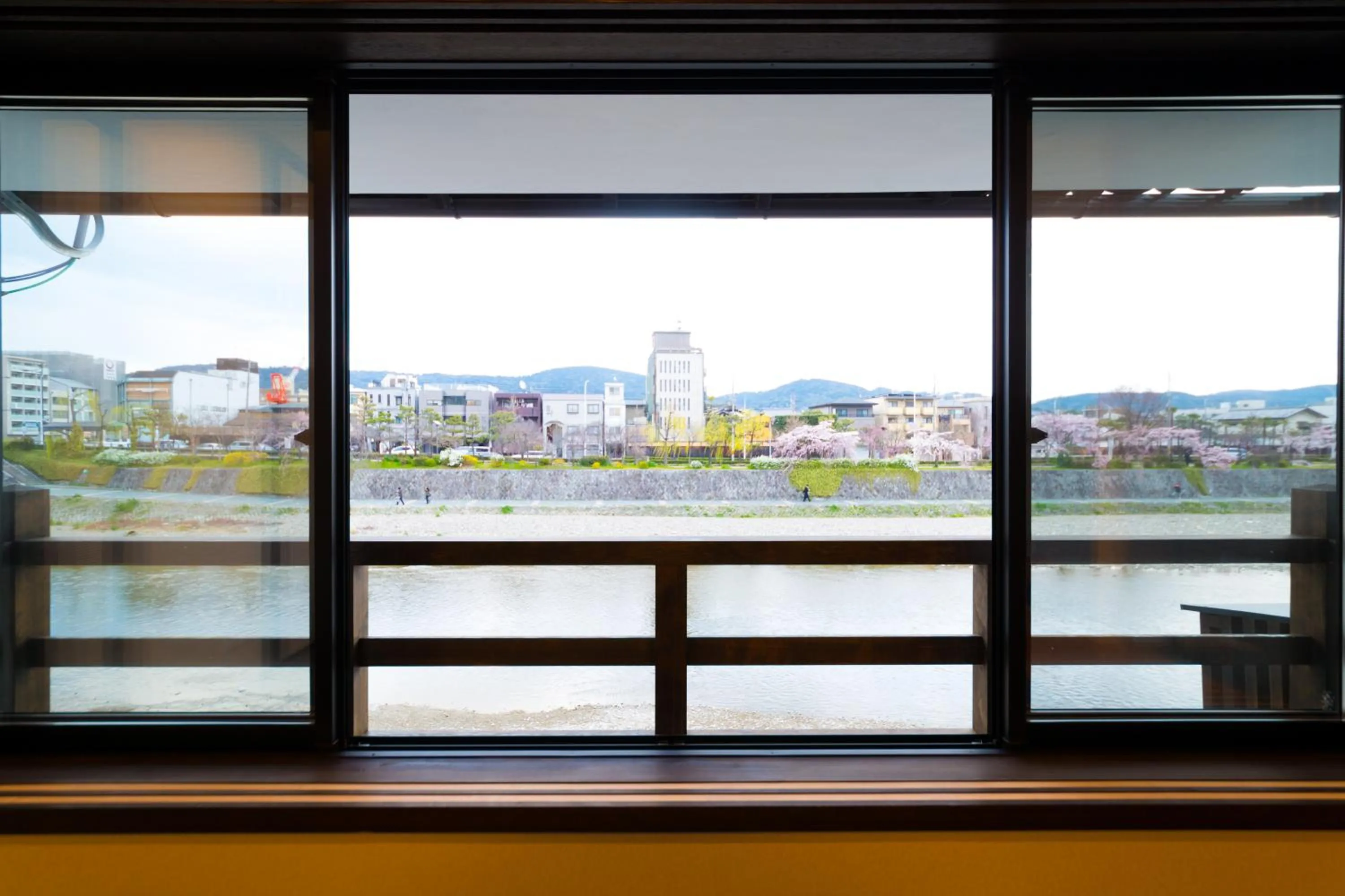 River view in 京と家 鴨川五条 -Kyotoya Kamogawagojo-