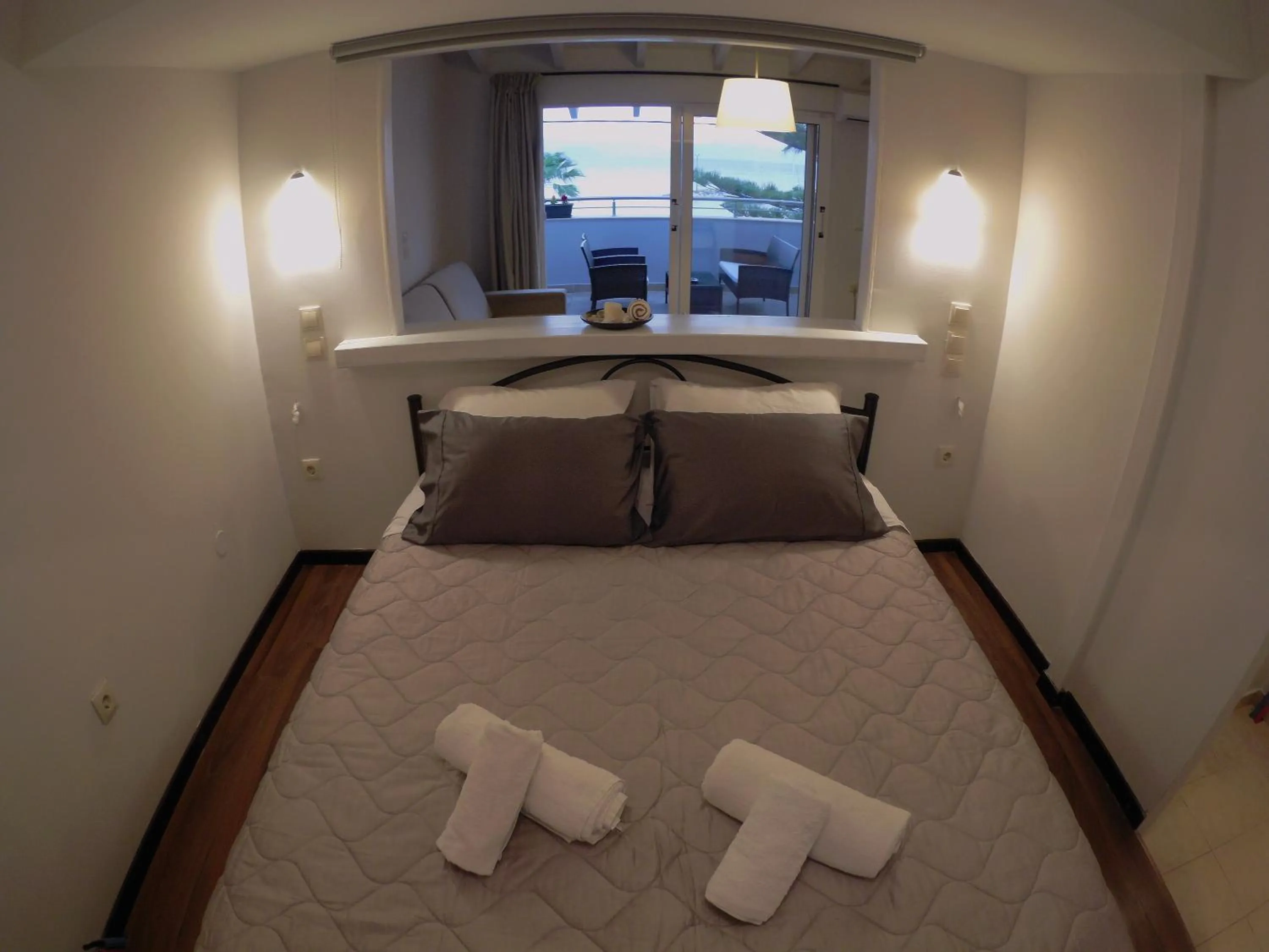 Photo of the whole room, Bed in Onar Corfu Aparts & Studios