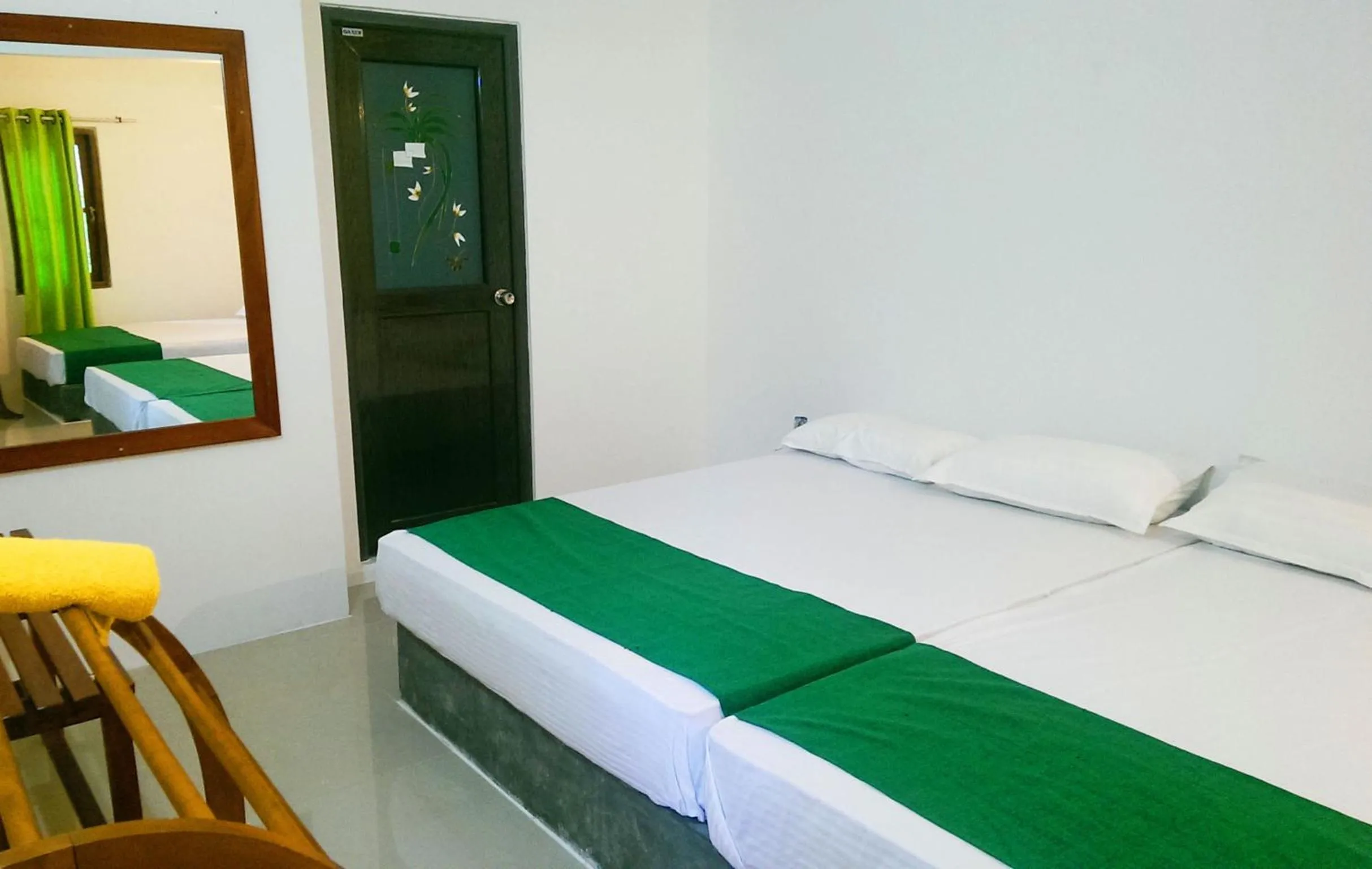 Property building, Bed in Pelican View Cottages