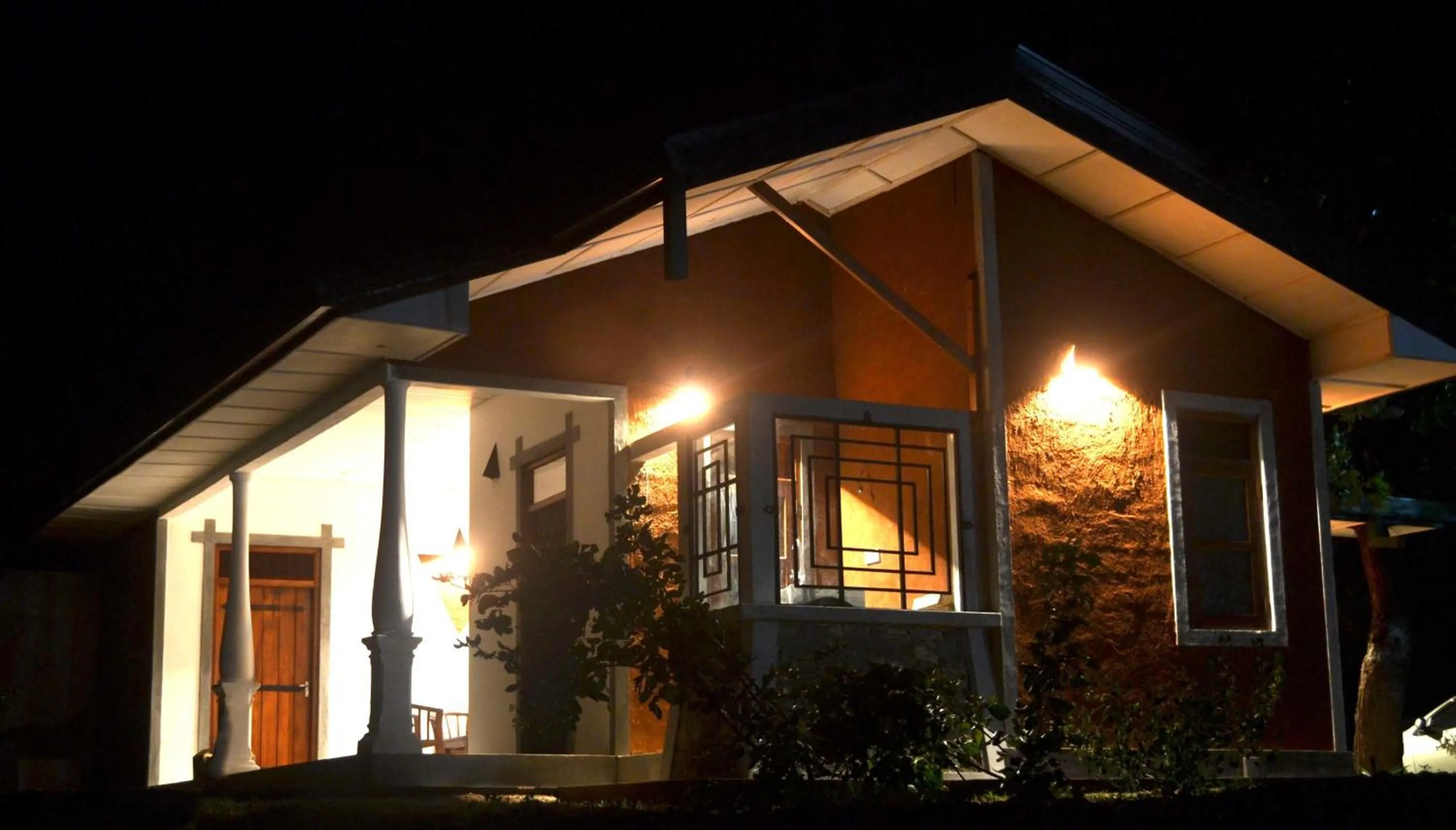 Property building in Pelican View Cottages