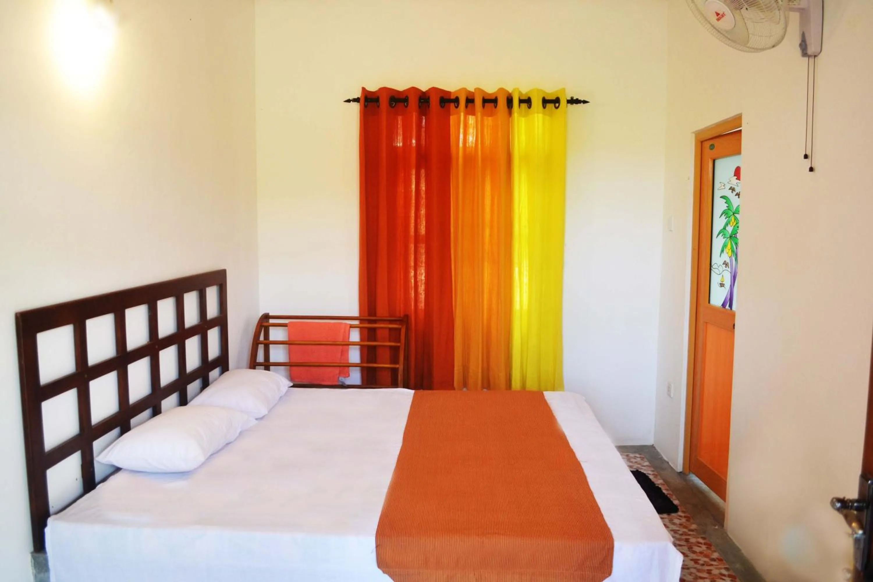 Property building, Bed in Pelican View Cottages