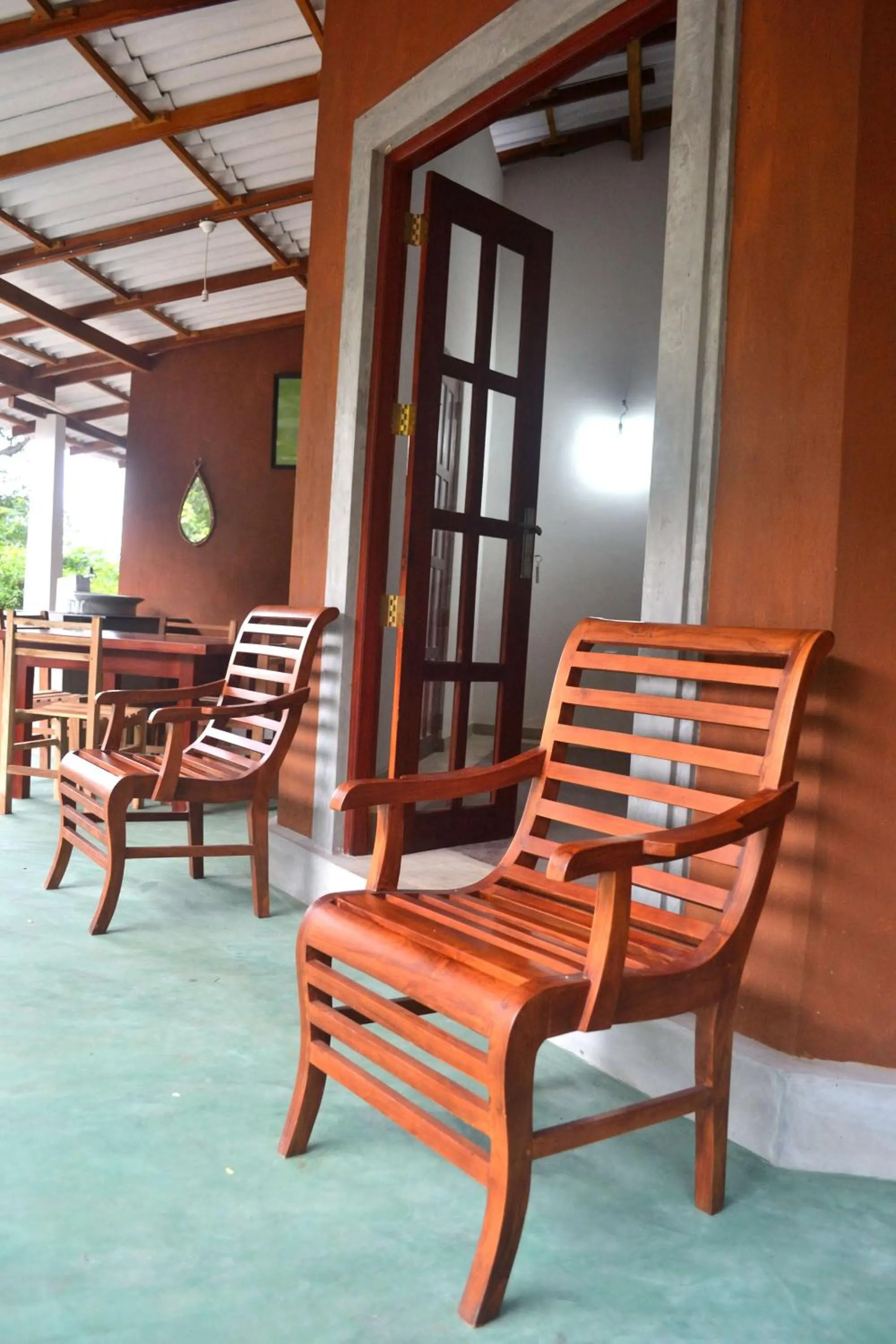 Patio in Pelican View Cottages