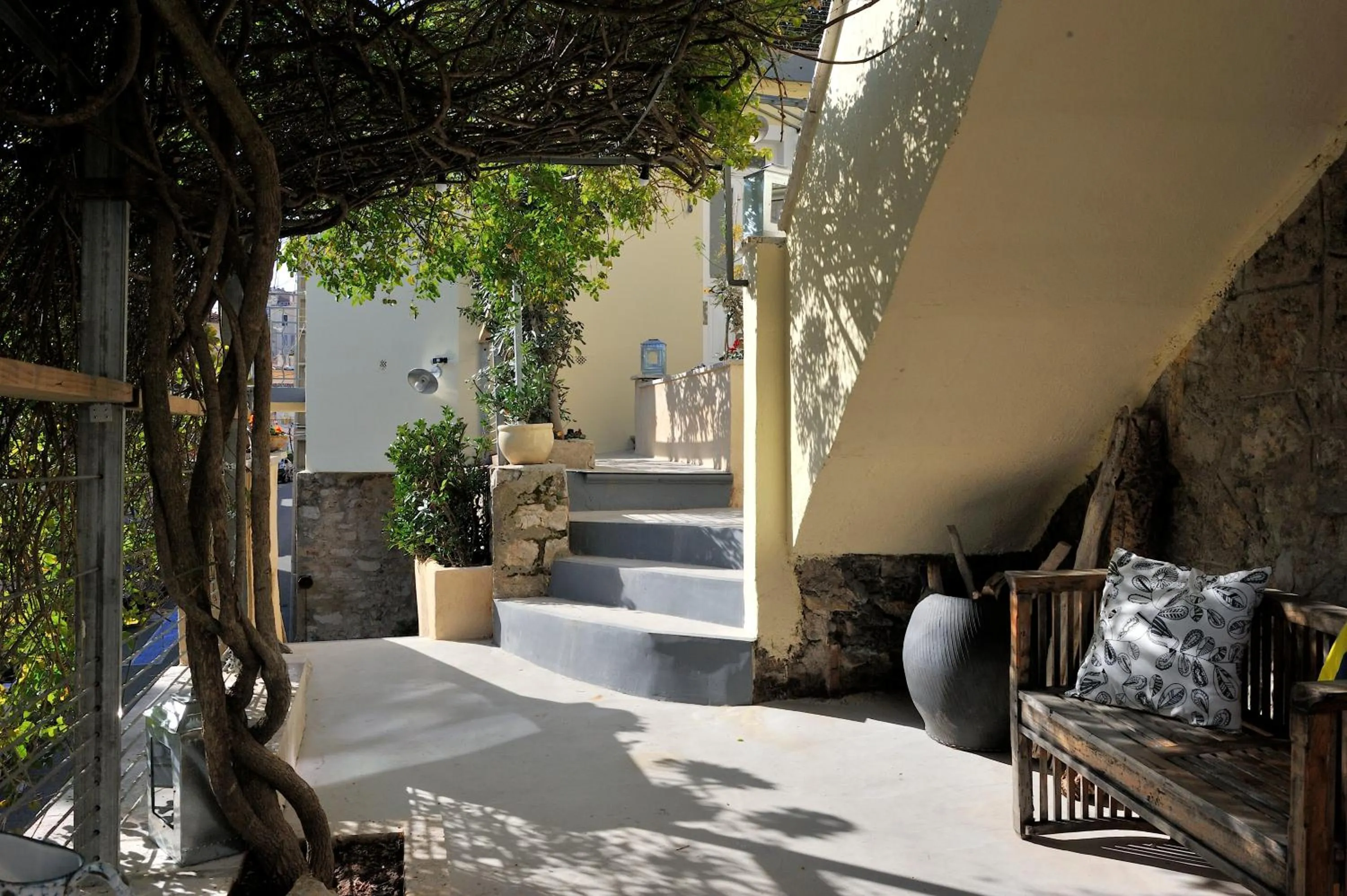 Patio in B&B Villa Du Roc Fleuri