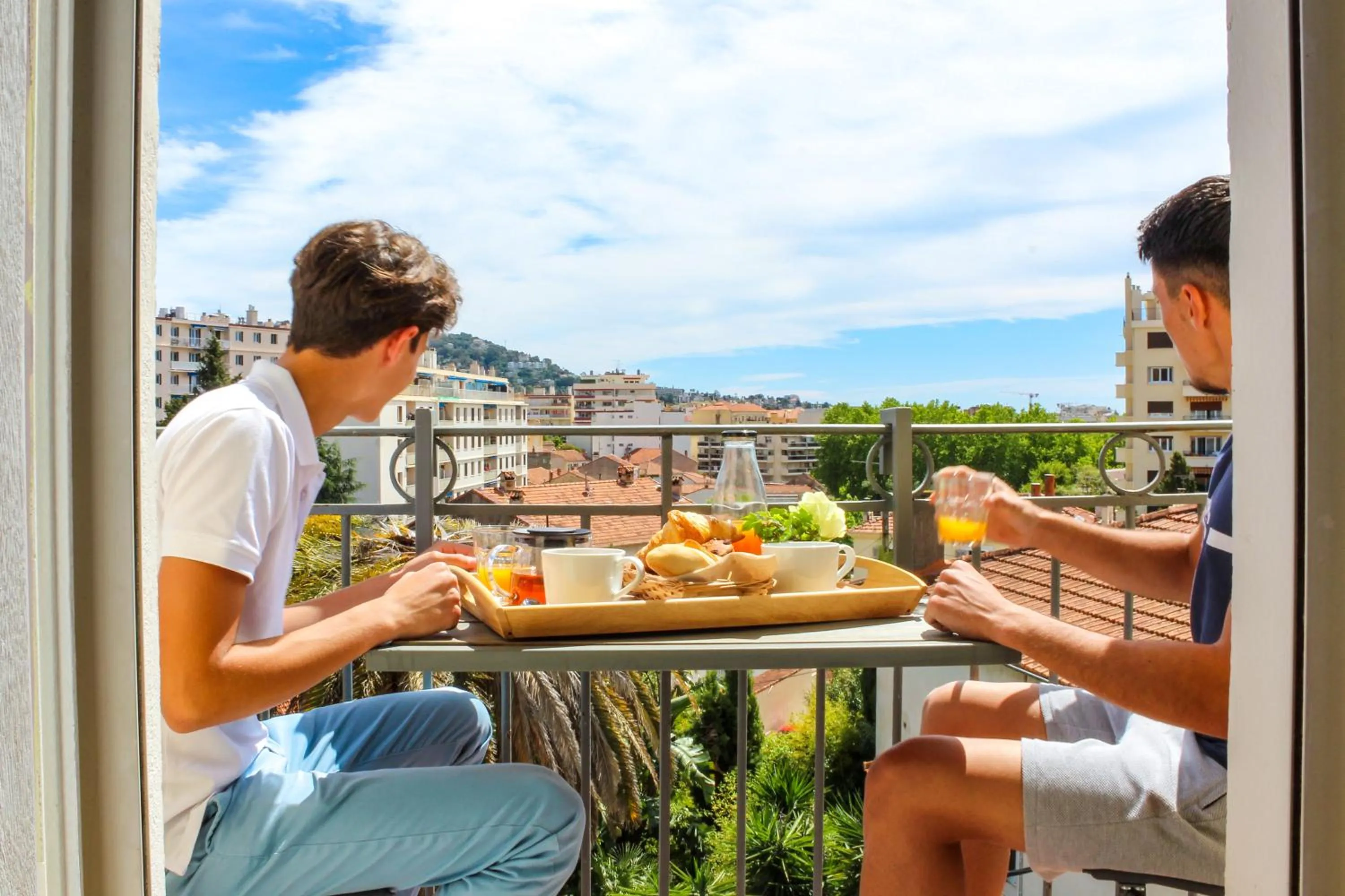 Breakfast in B&B Villa Du Roc Fleuri