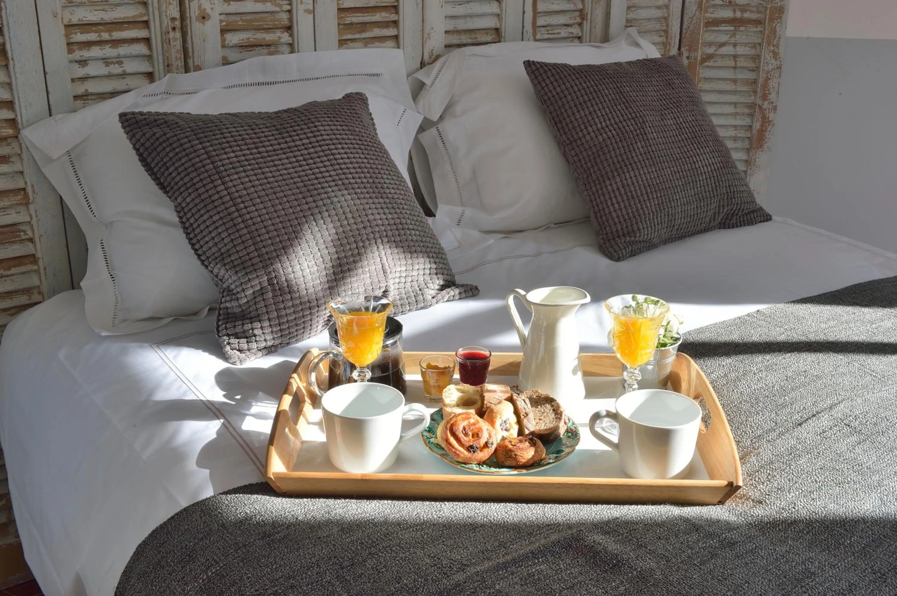 Breakfast, Bed in B&B Villa Du Roc Fleuri