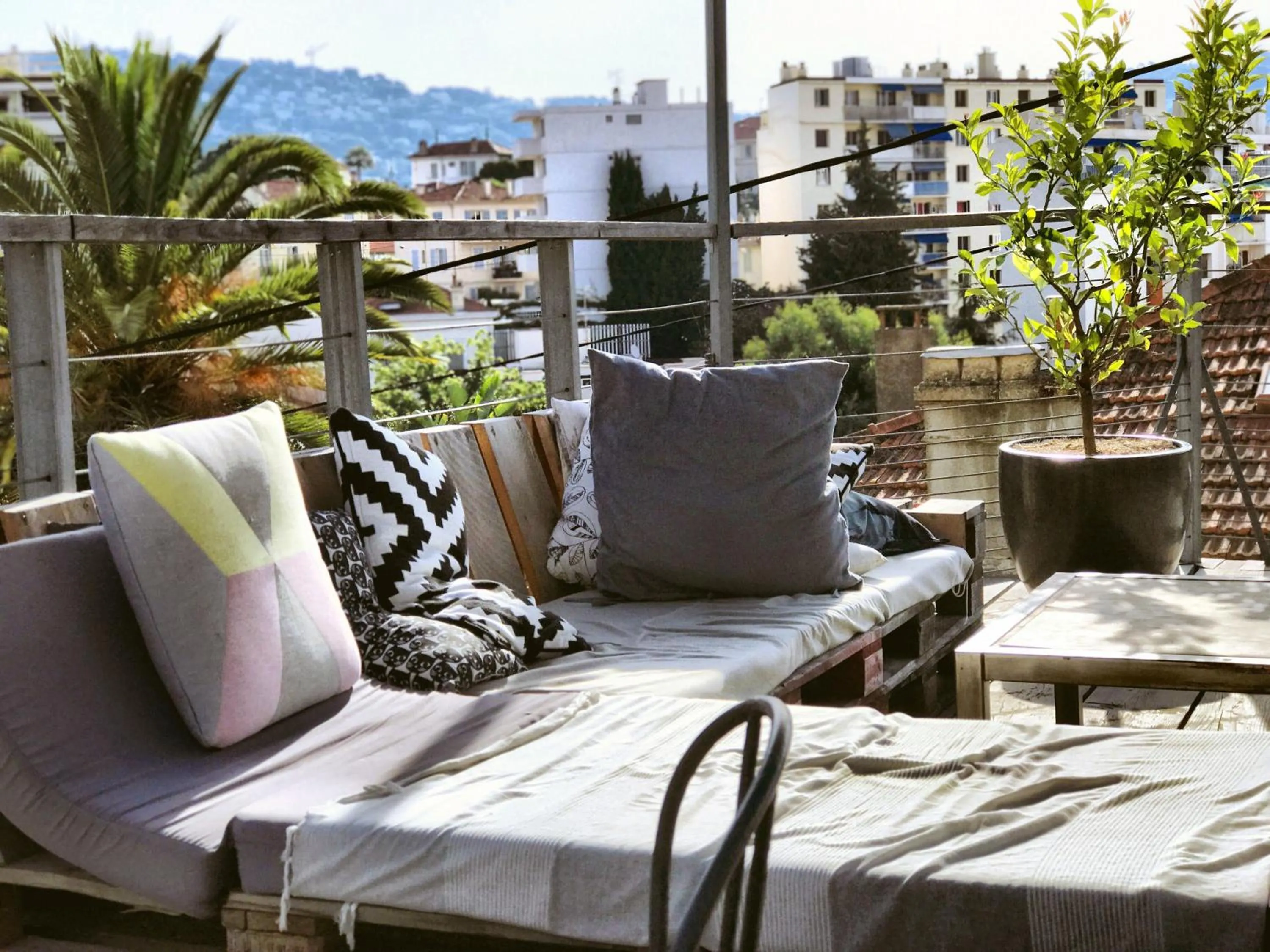 Patio in B&B Villa Du Roc Fleuri