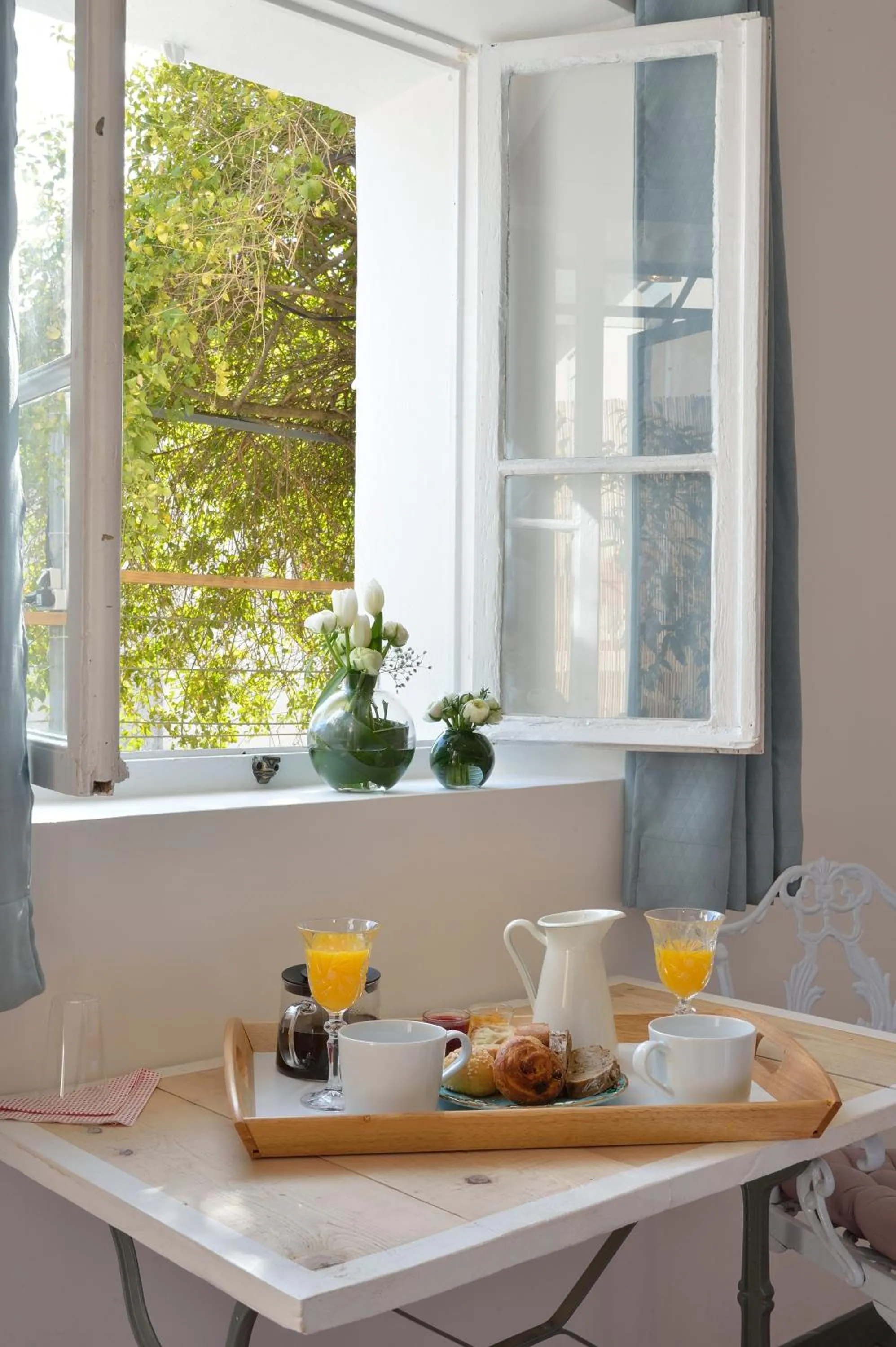 Breakfast in B&B Villa Du Roc Fleuri