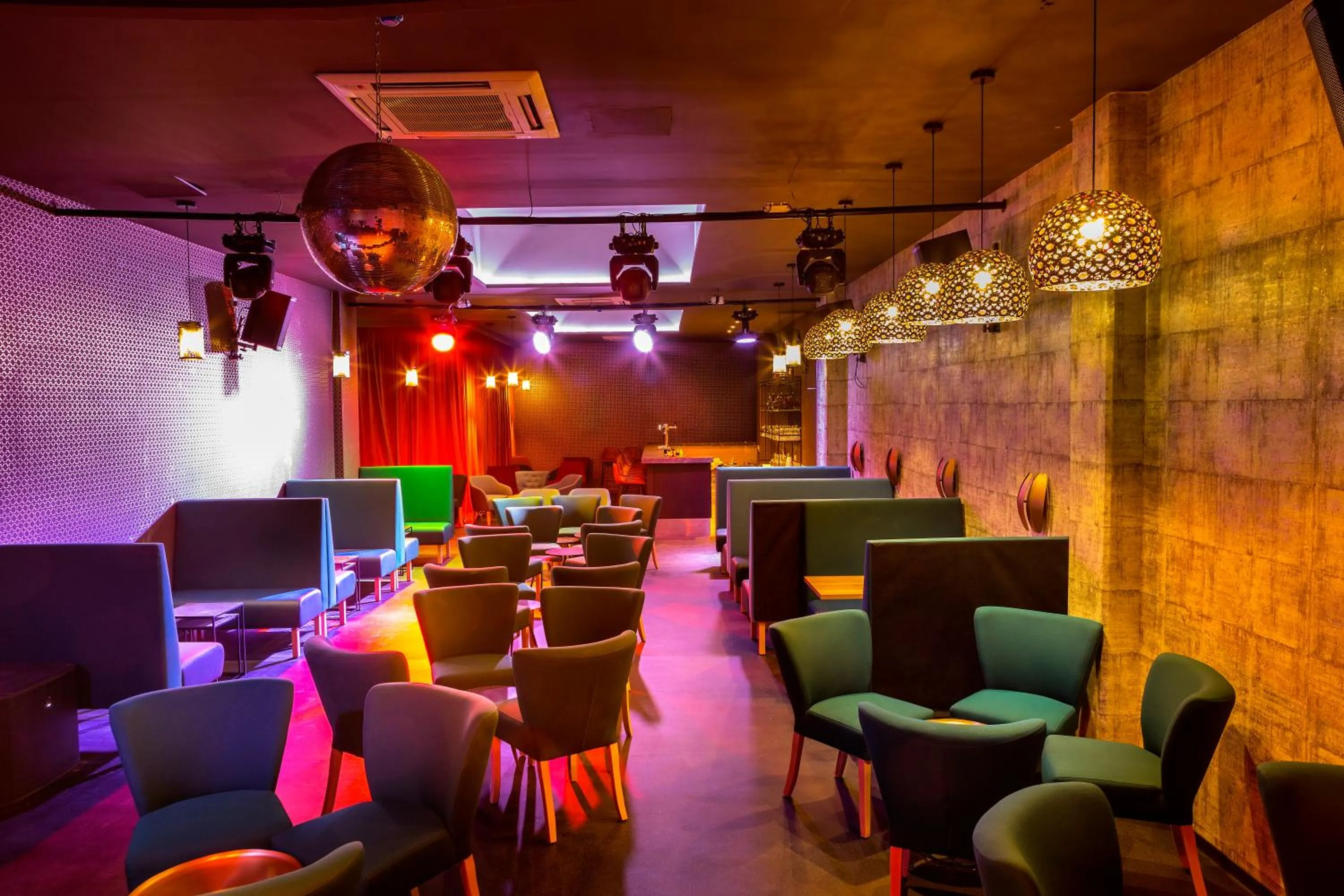 Nightclub / DJ in Leonardo Laura Beach & Splash Resort