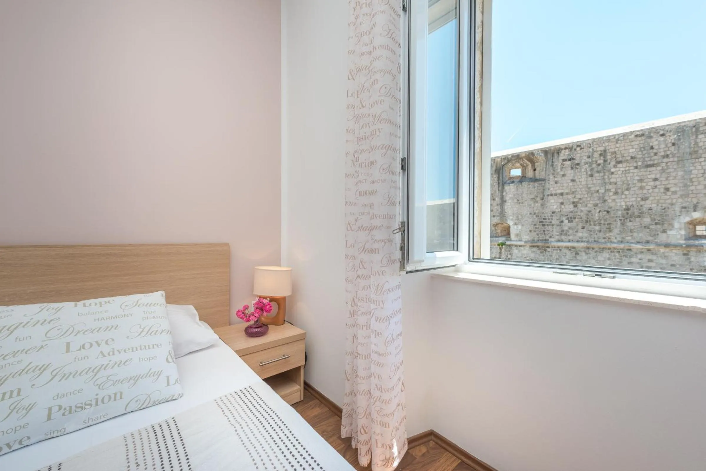 Fora Apartments