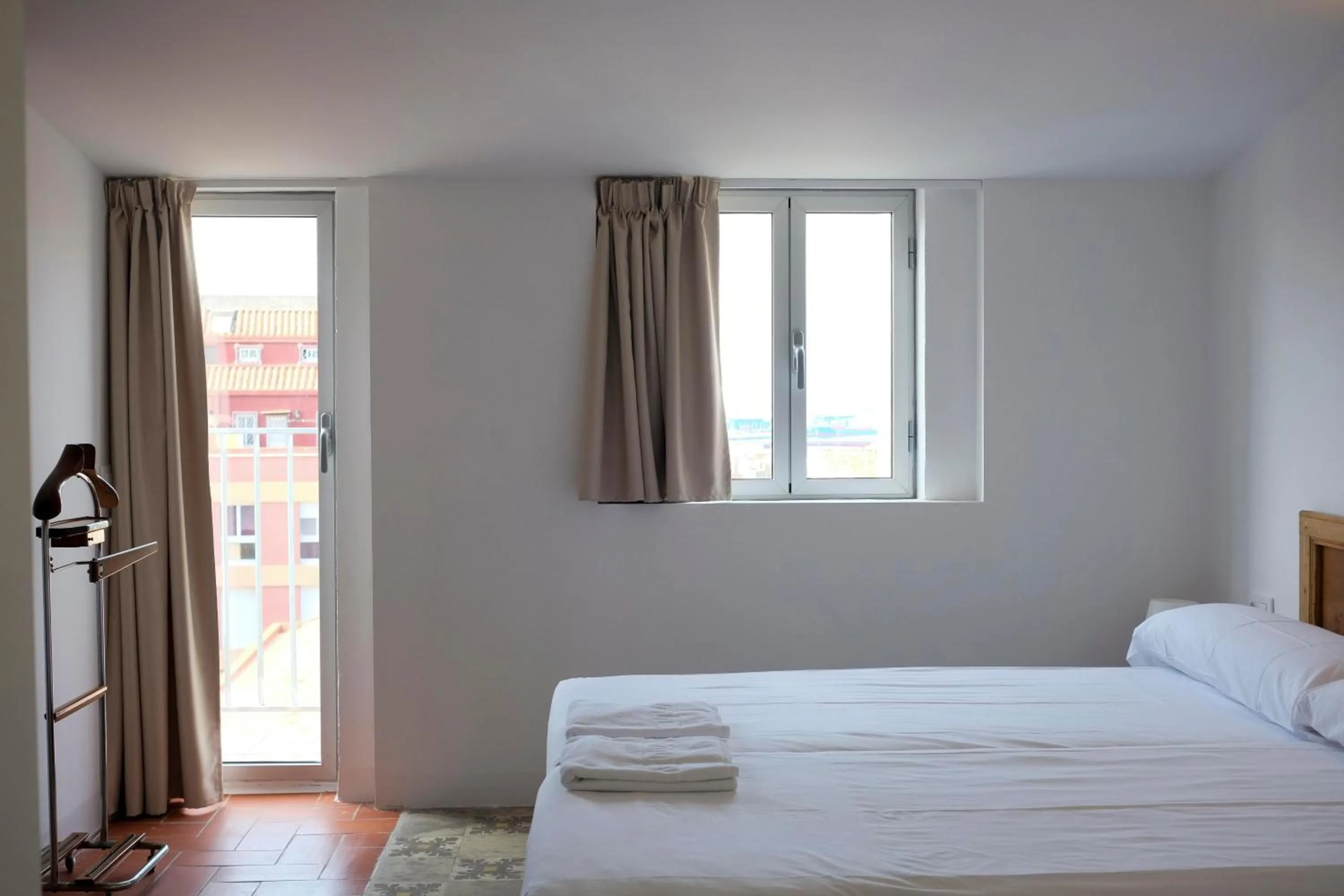 Photo of the whole room, Bed in Pigal