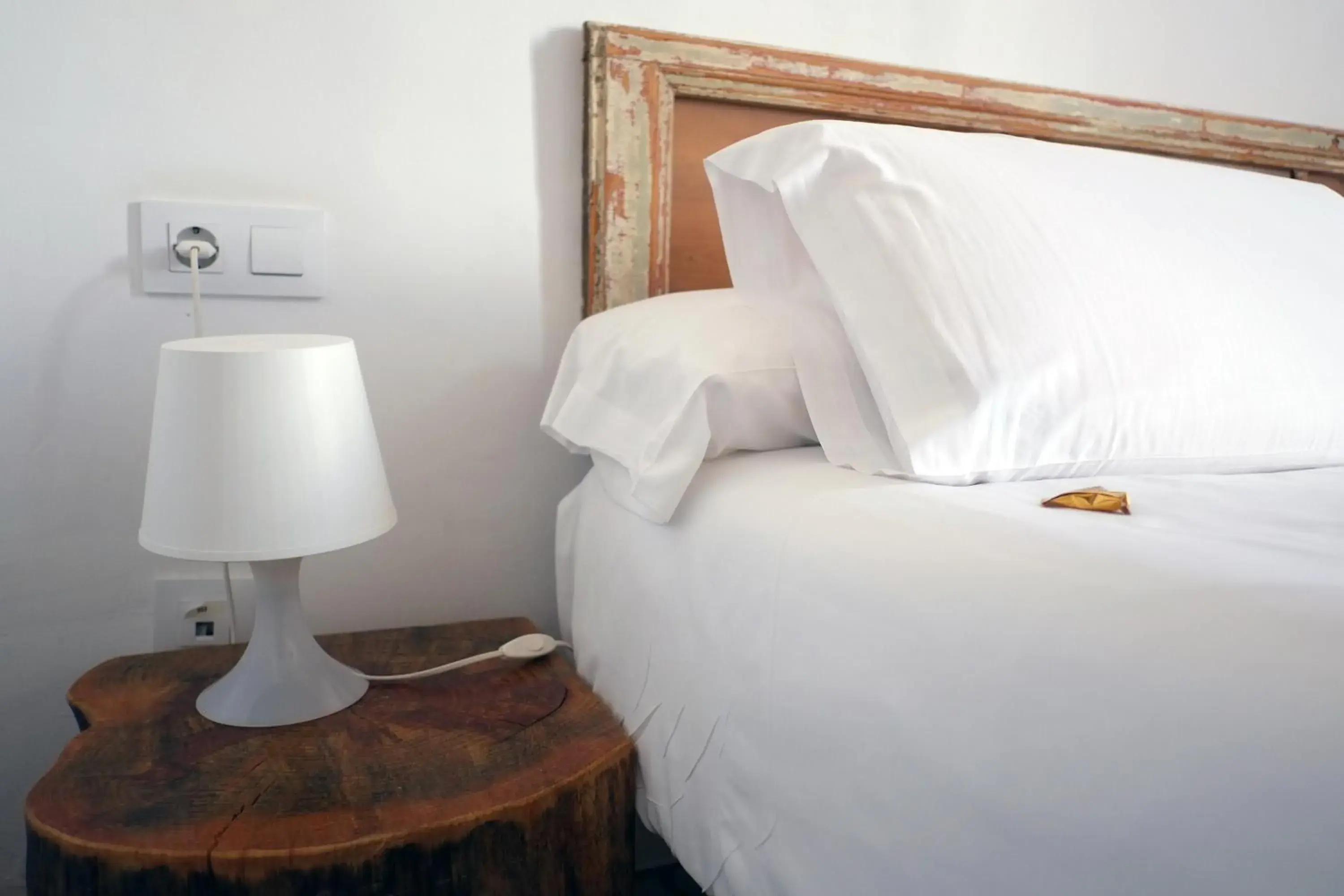 Other, Bed in Pigal Other, Bed in Pigal