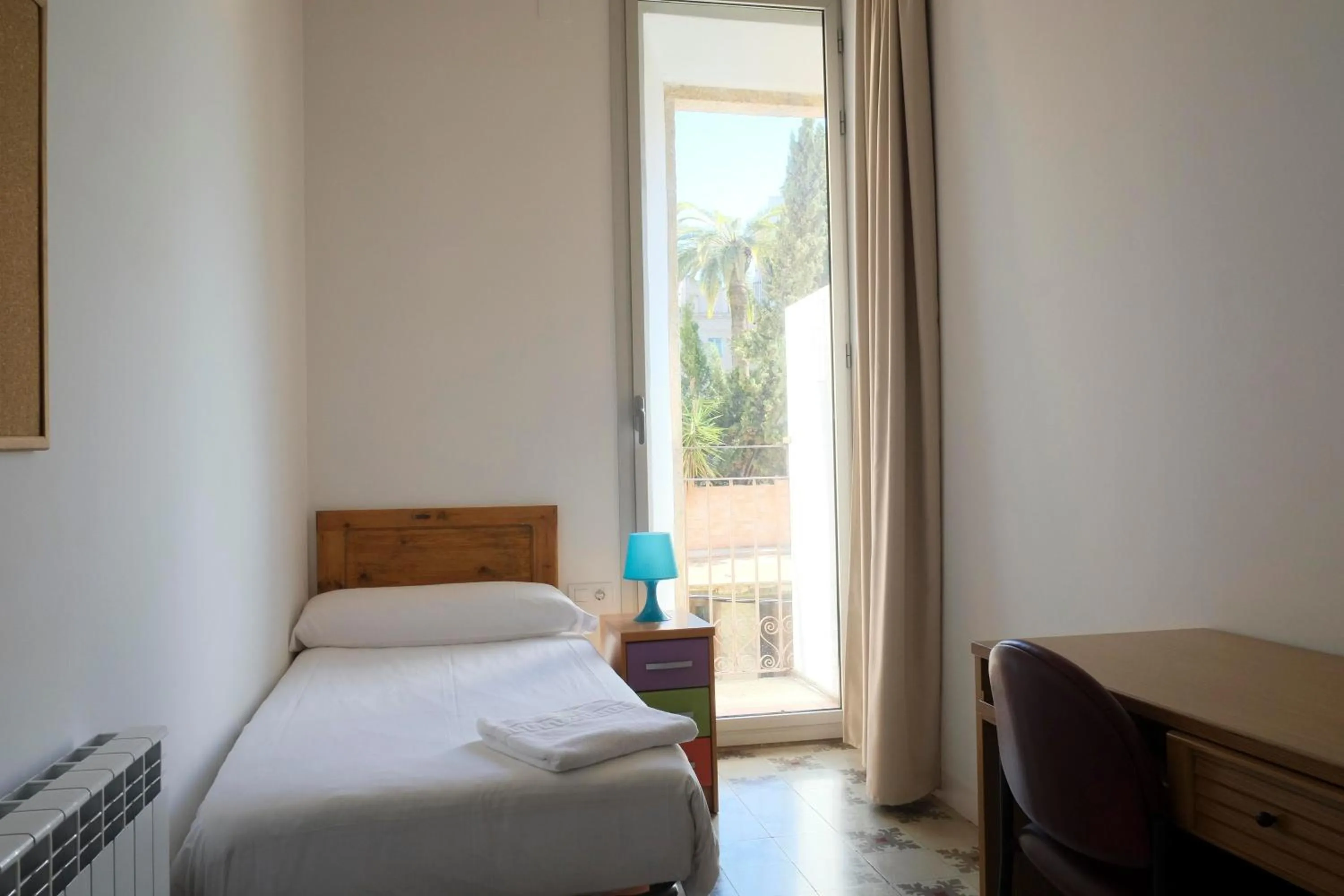 Photo of the whole room, Bed in Pigal