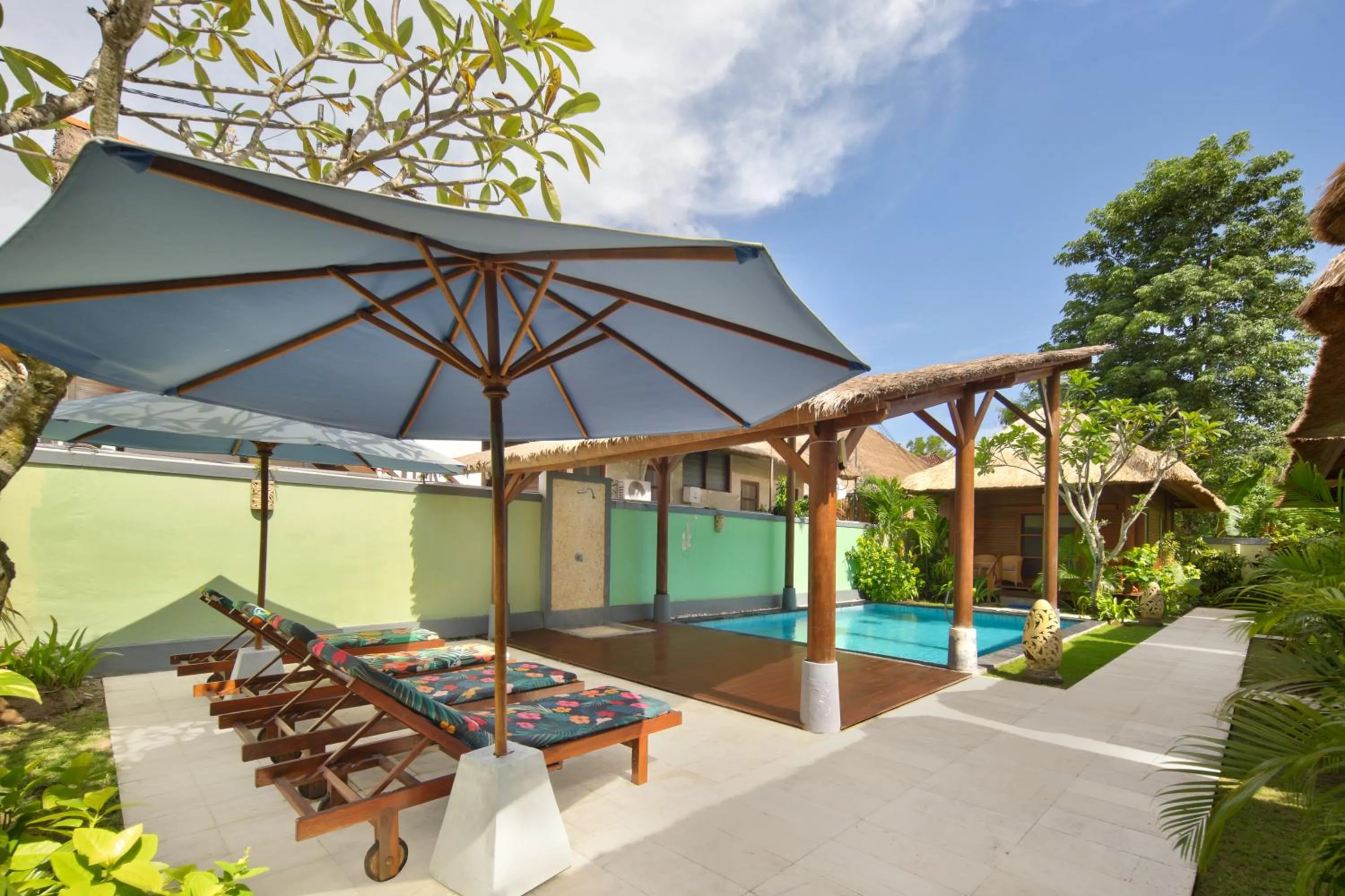 Swimming pool in Gecko Villa & Bungalows