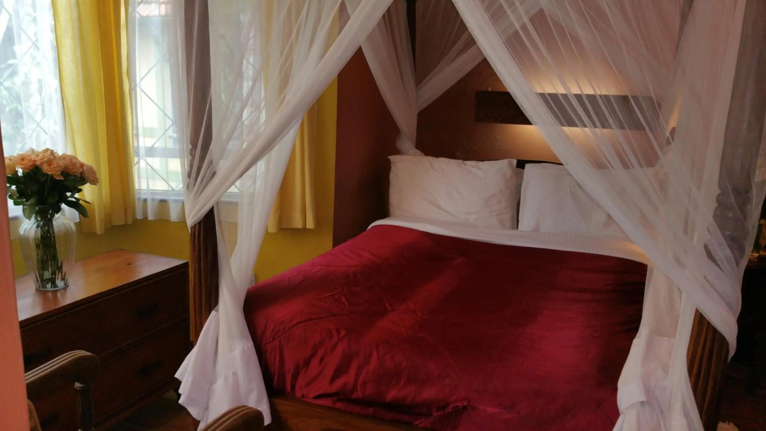 Bed in Woodmere Grand Hotel & Serviced Apartments