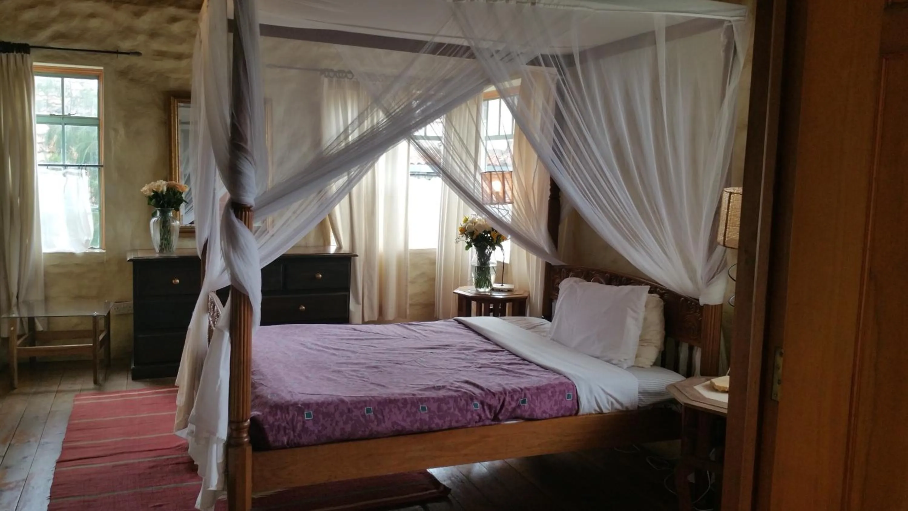 Photo of the whole room, Bed in Woodmere Grand Hotel & Serviced Apartments