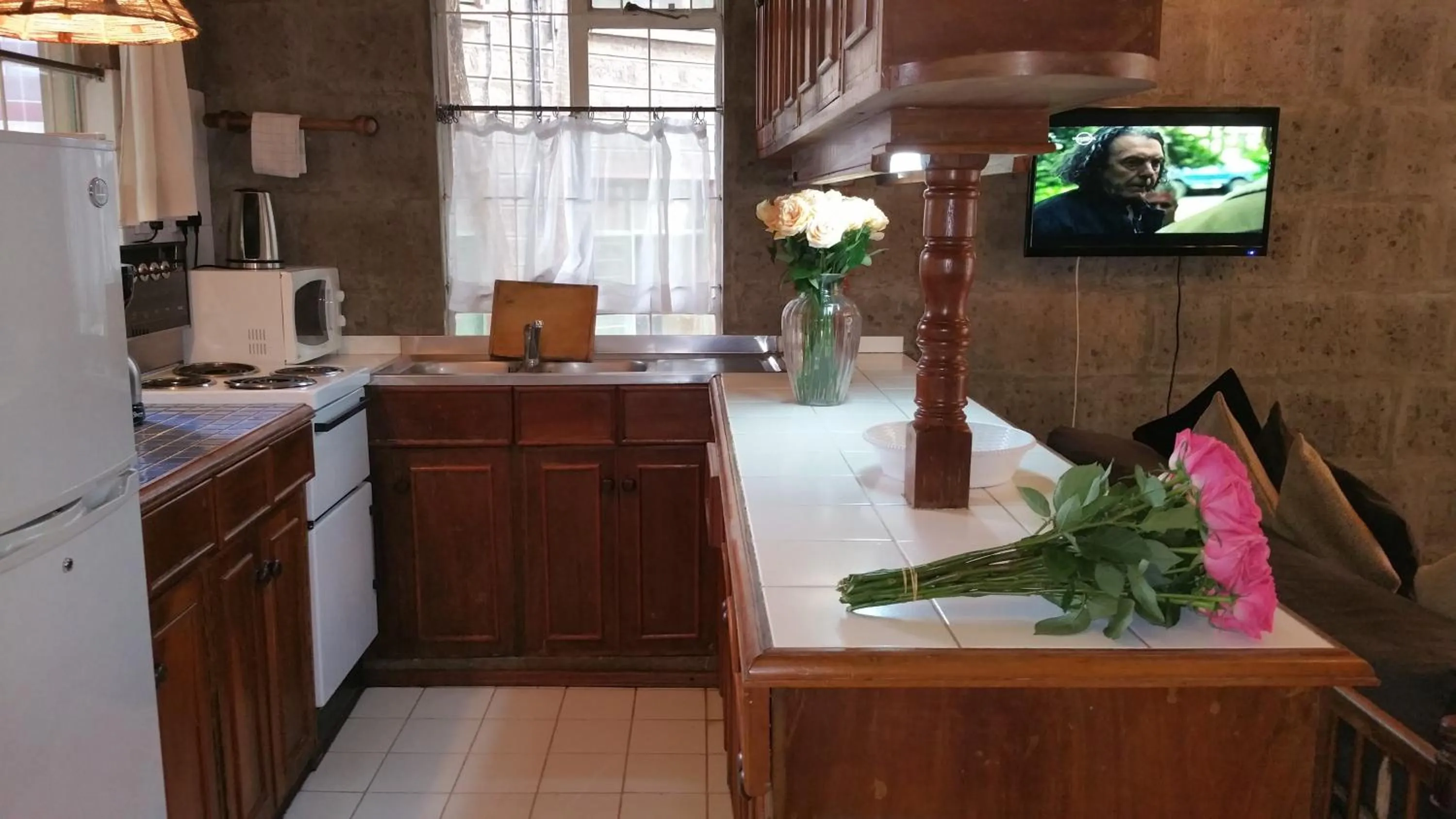 Kitchen or kitchenette in Woodmere Grand Hotel & Serviced Apartments