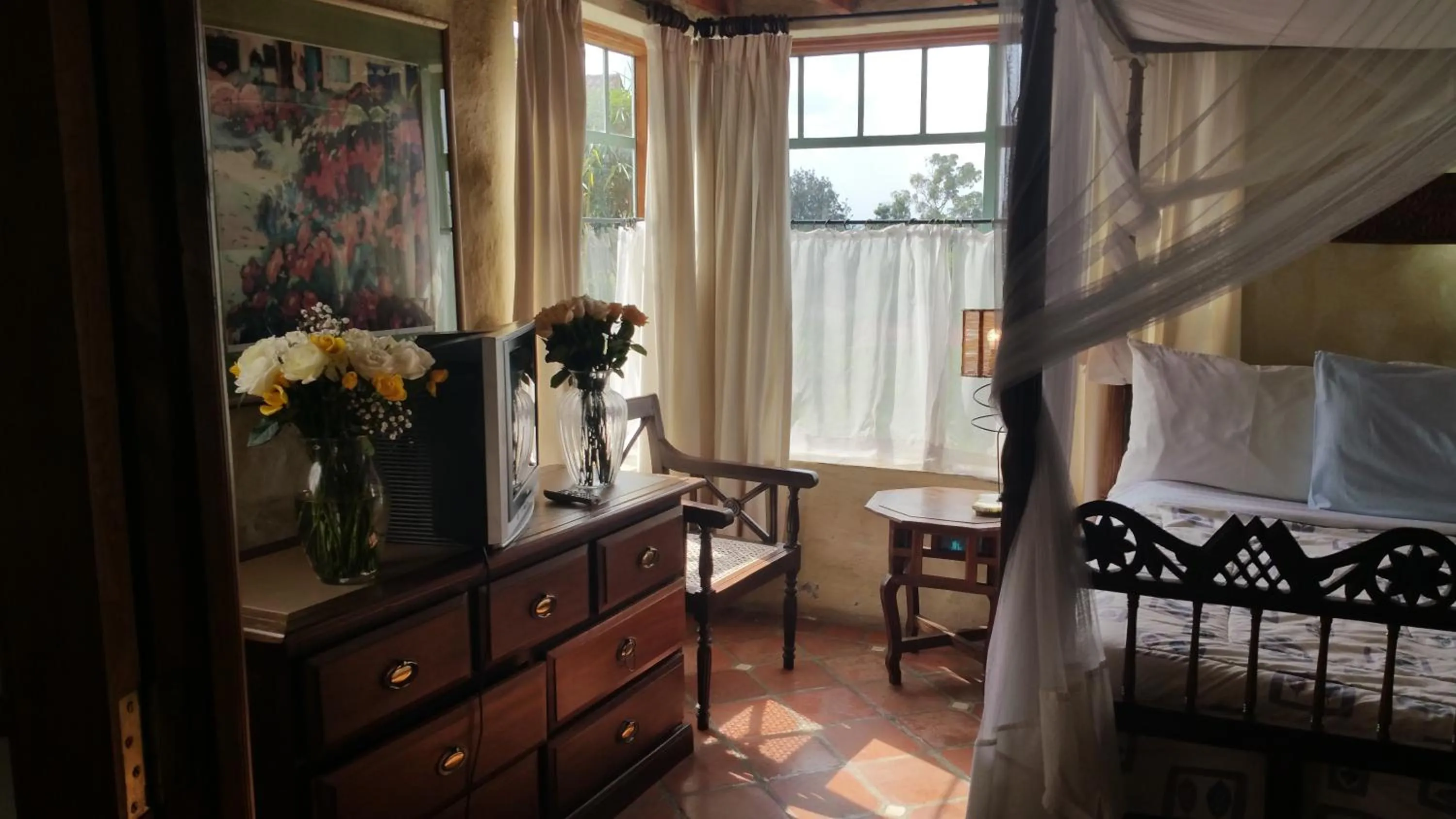 Photo of the whole room, Bed in Woodmere Grand Hotel & Serviced Apartments