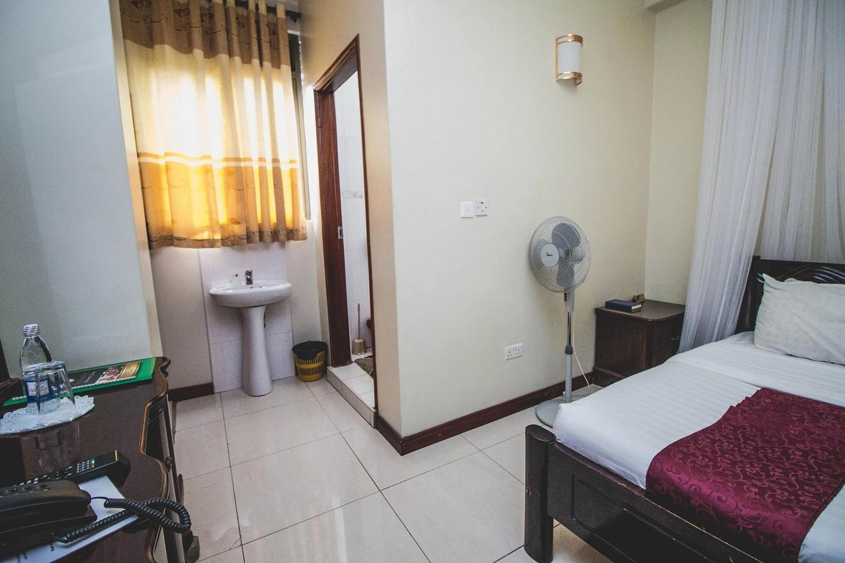 Photo of the whole room in Sir Jose Hotel