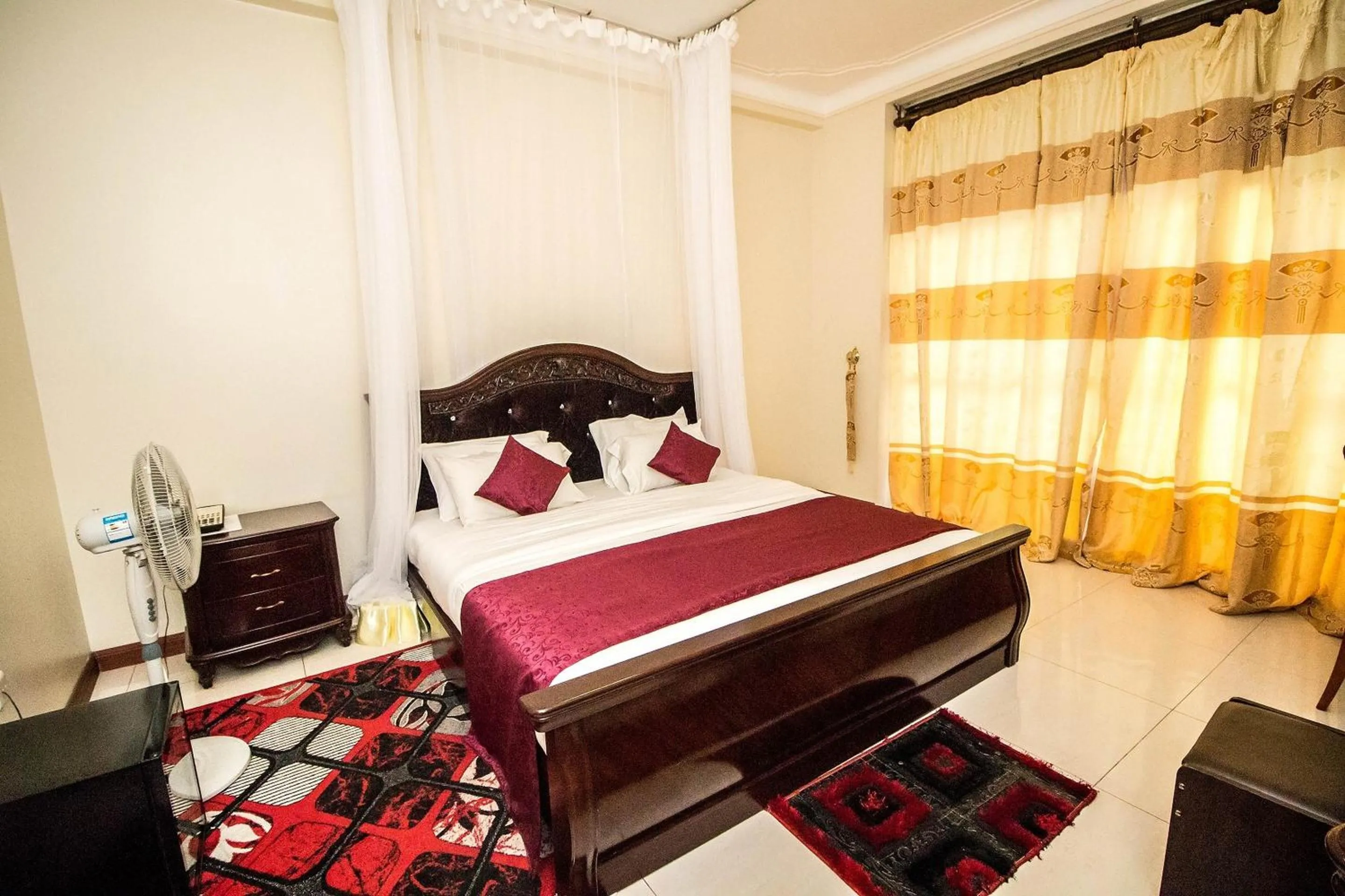 Bed in Sir Jose Hotel