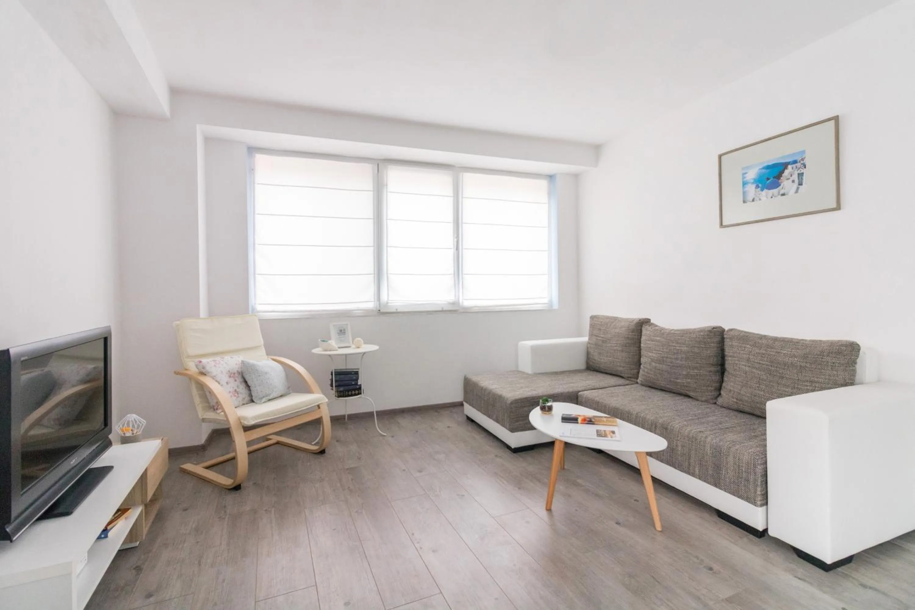 Dining area in Domus Apartments City Center with Parking