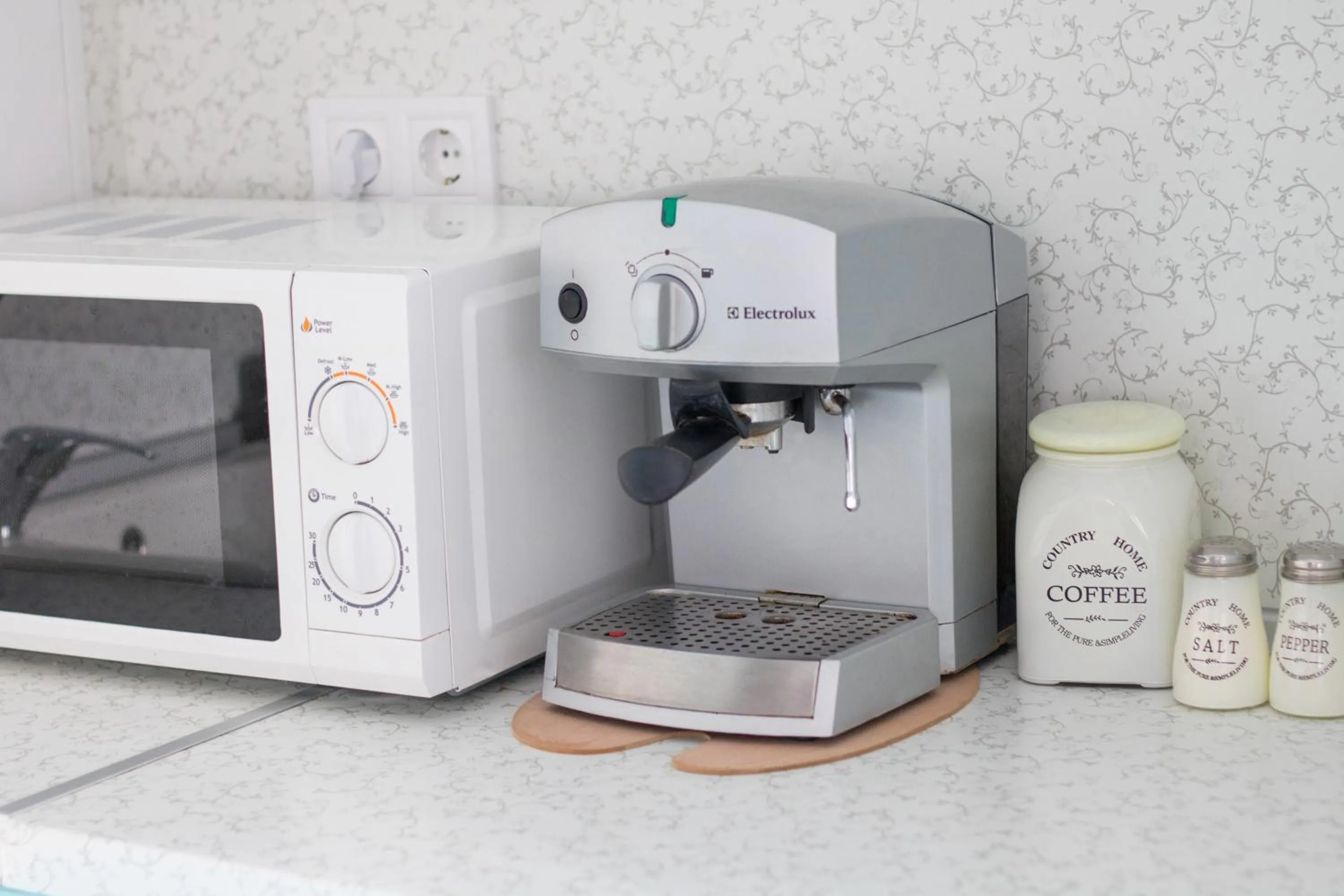 Coffee/tea facilities in Domus Apartments City Center with Parking
