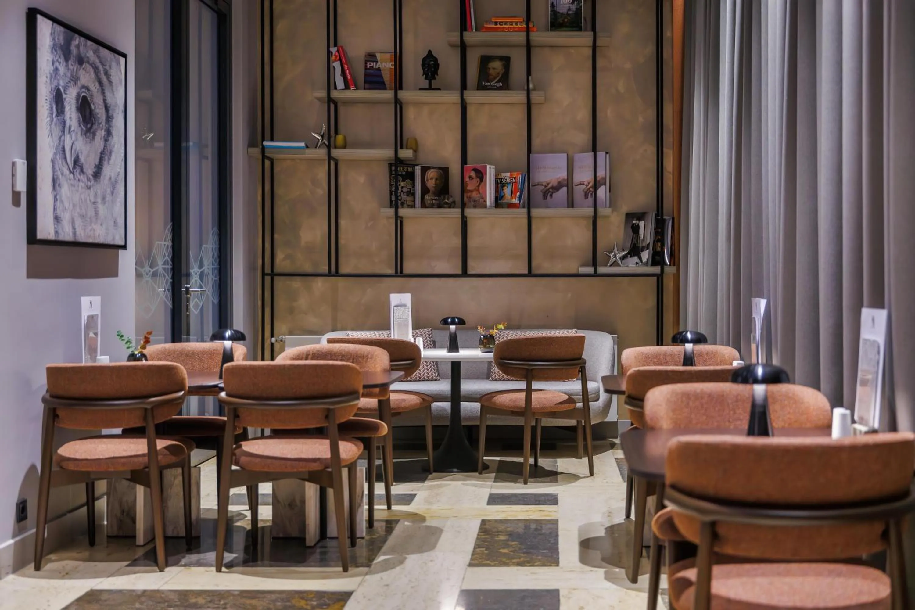 Lounge or bar in Park Plaza Nuremberg