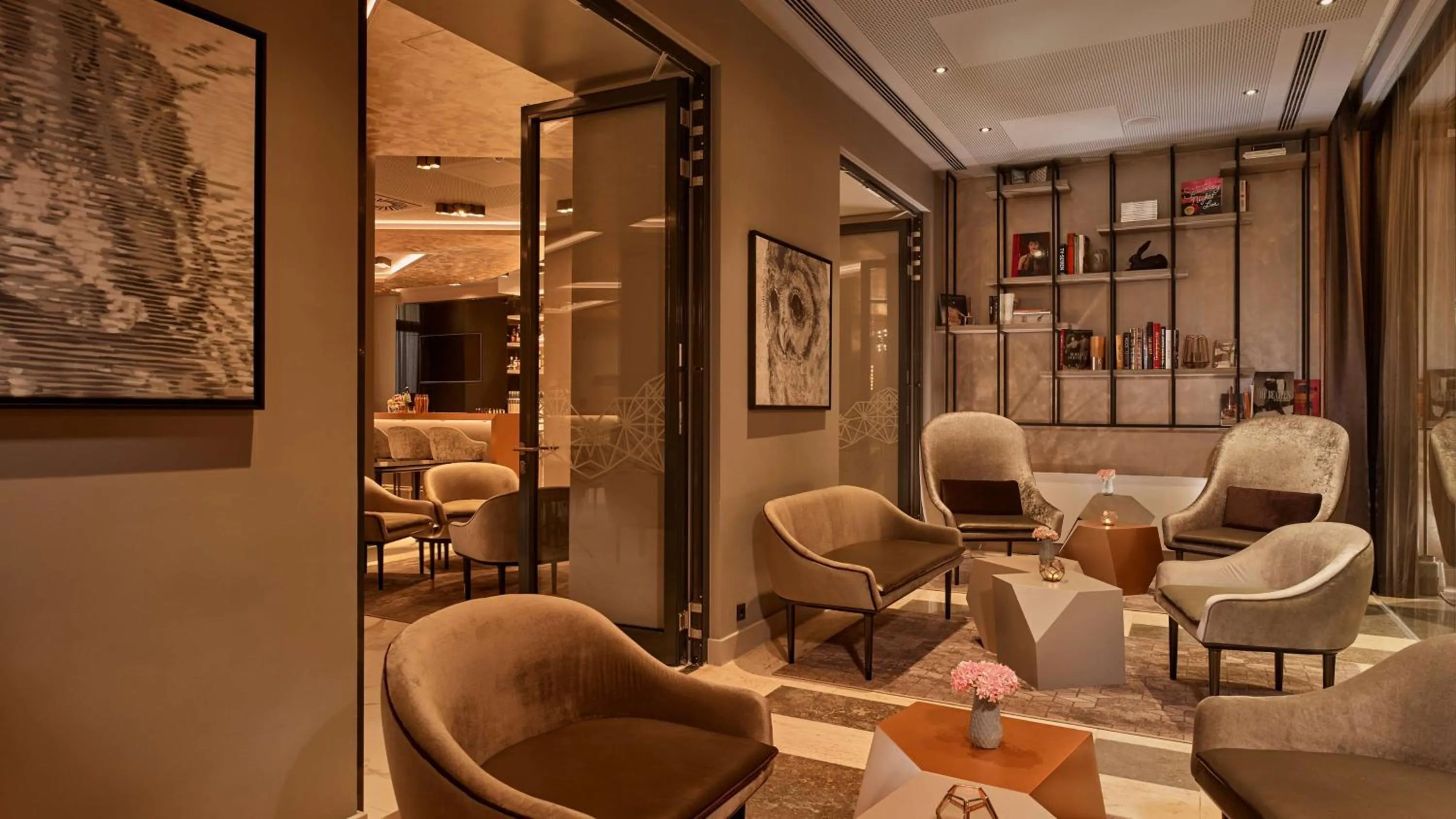 Lounge or bar in Park Plaza Nuremberg