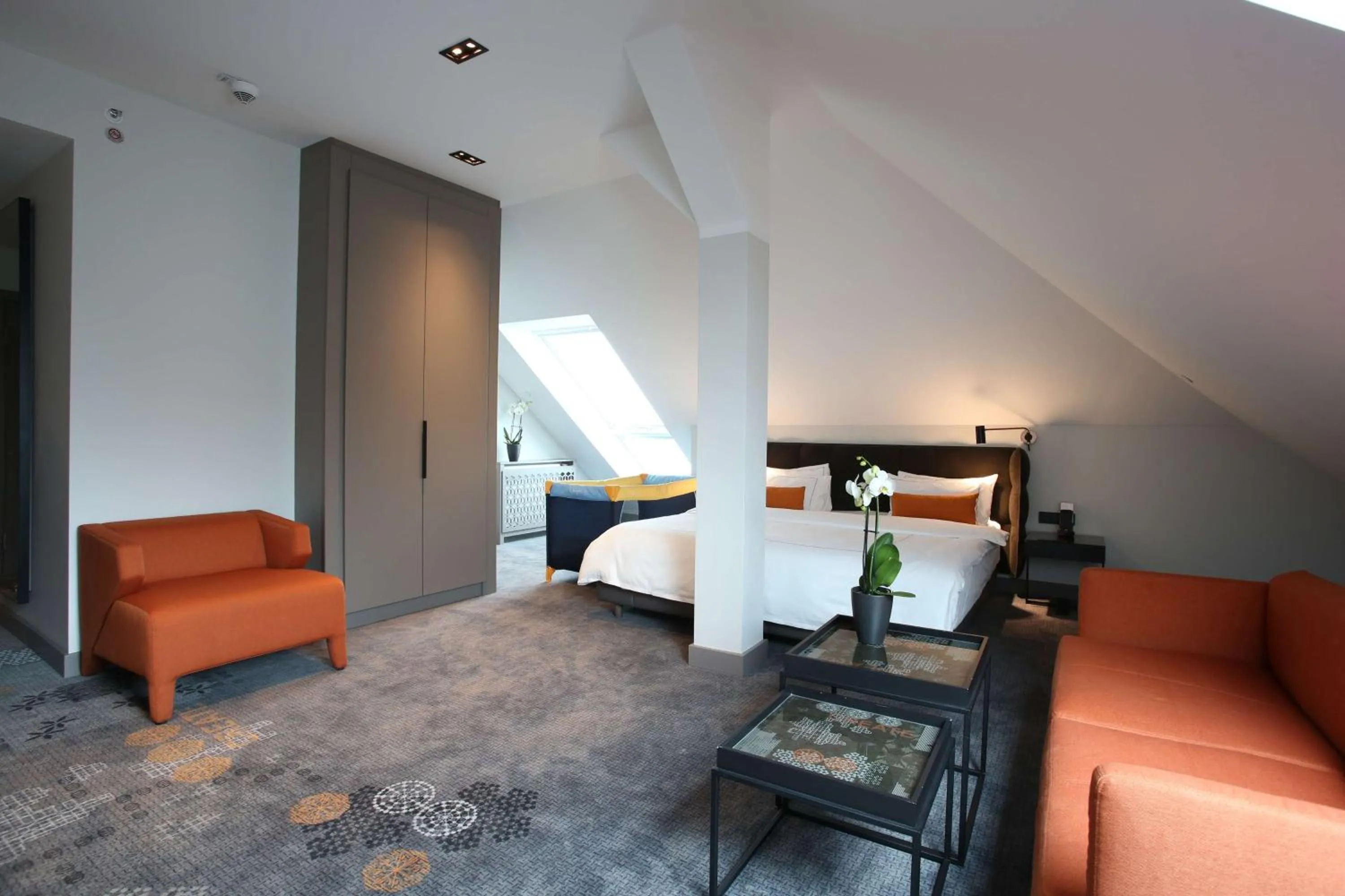 Photo of the whole room, Bed in Park Plaza Nuremberg