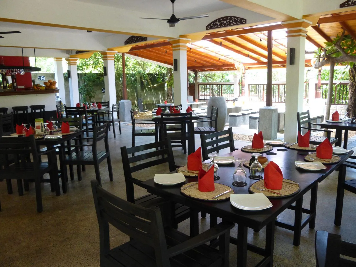 Restaurant/places to eat in Amal Beach Hotel