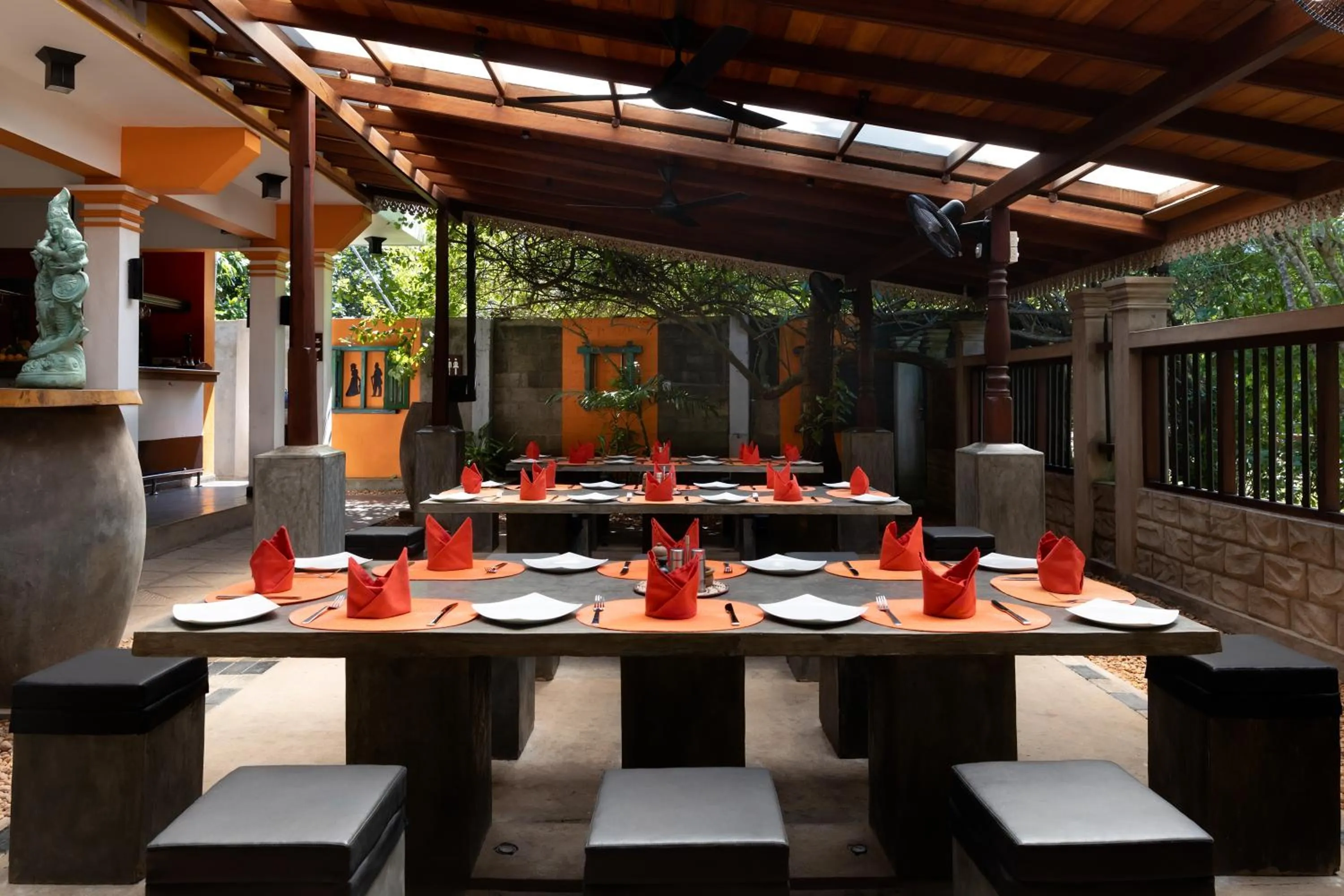 Restaurant/places to eat in Amal Beach Hotel