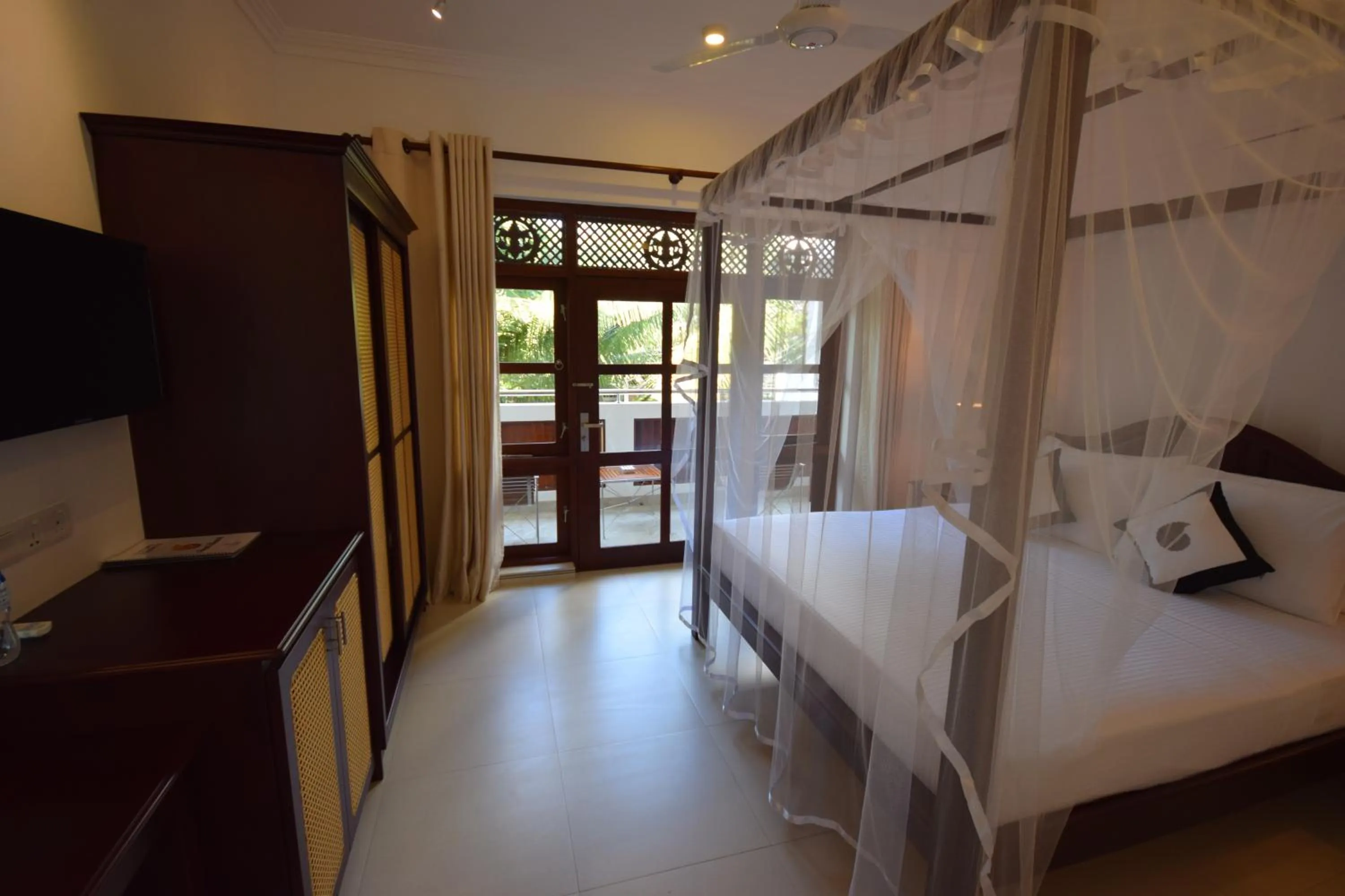 Bedroom, Bed in Amal Beach Hotel