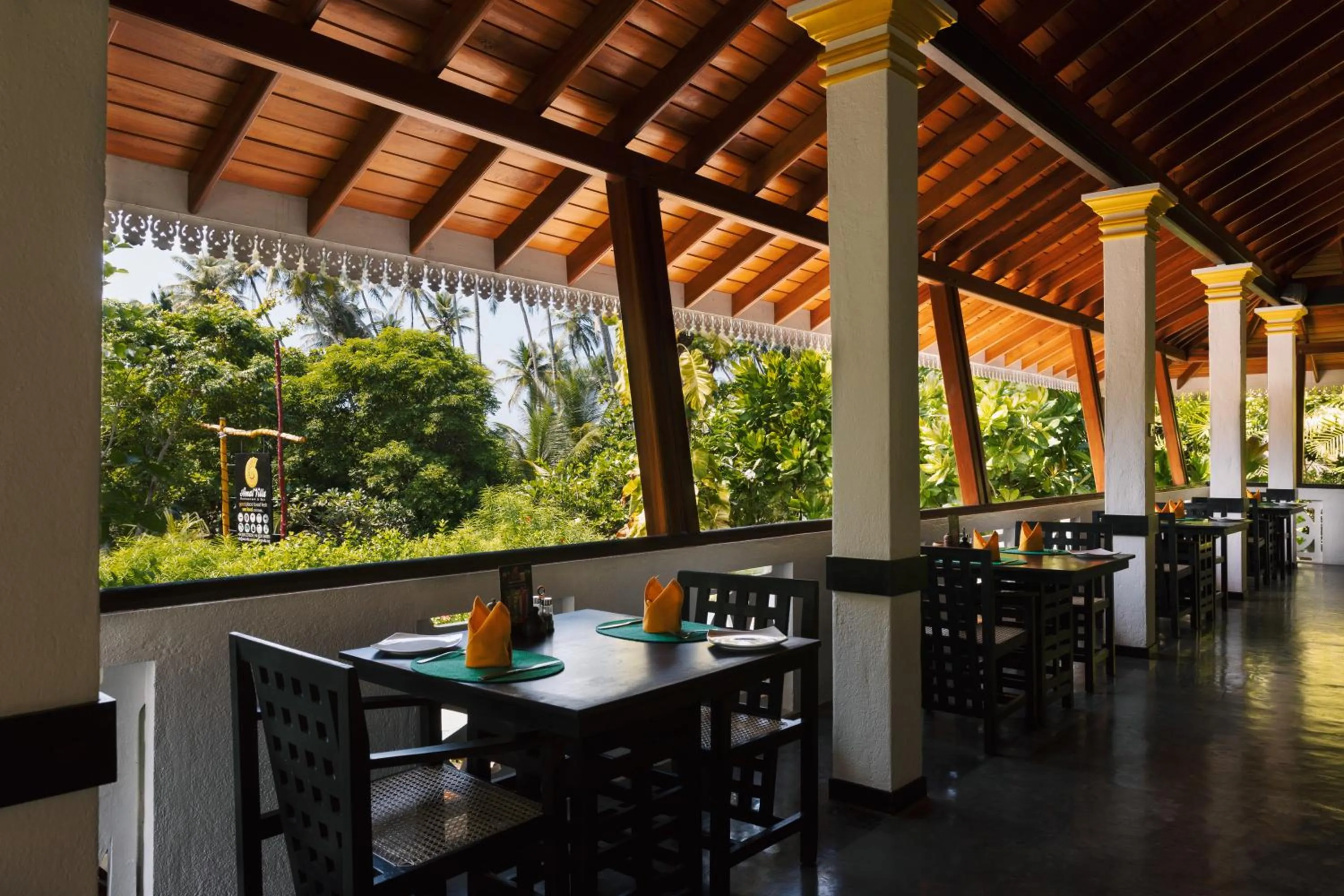 Restaurant/places to eat in Amal Beach Hotel