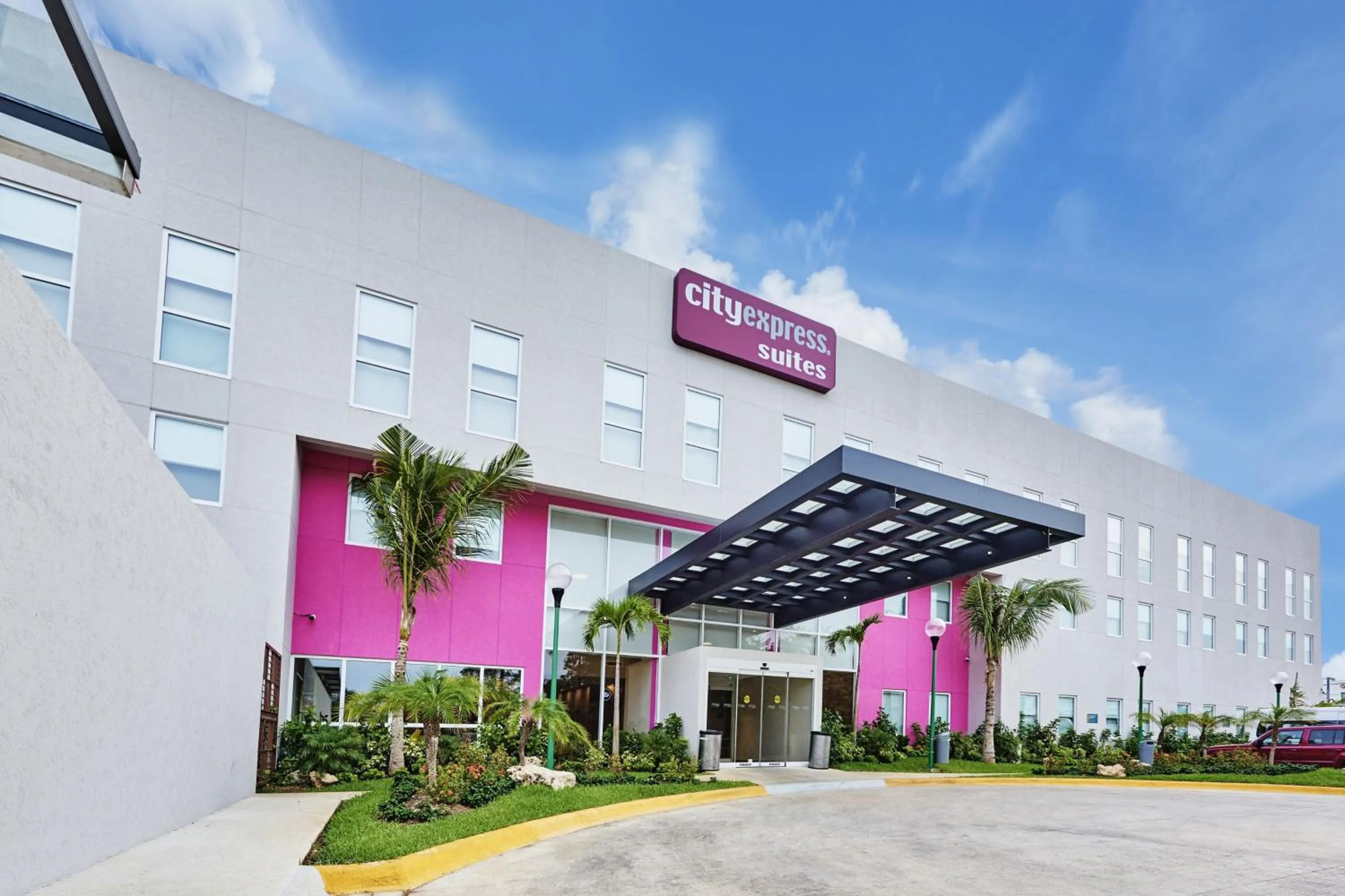 Property building in City Express Suites by Marriott Silao Aeropuerto