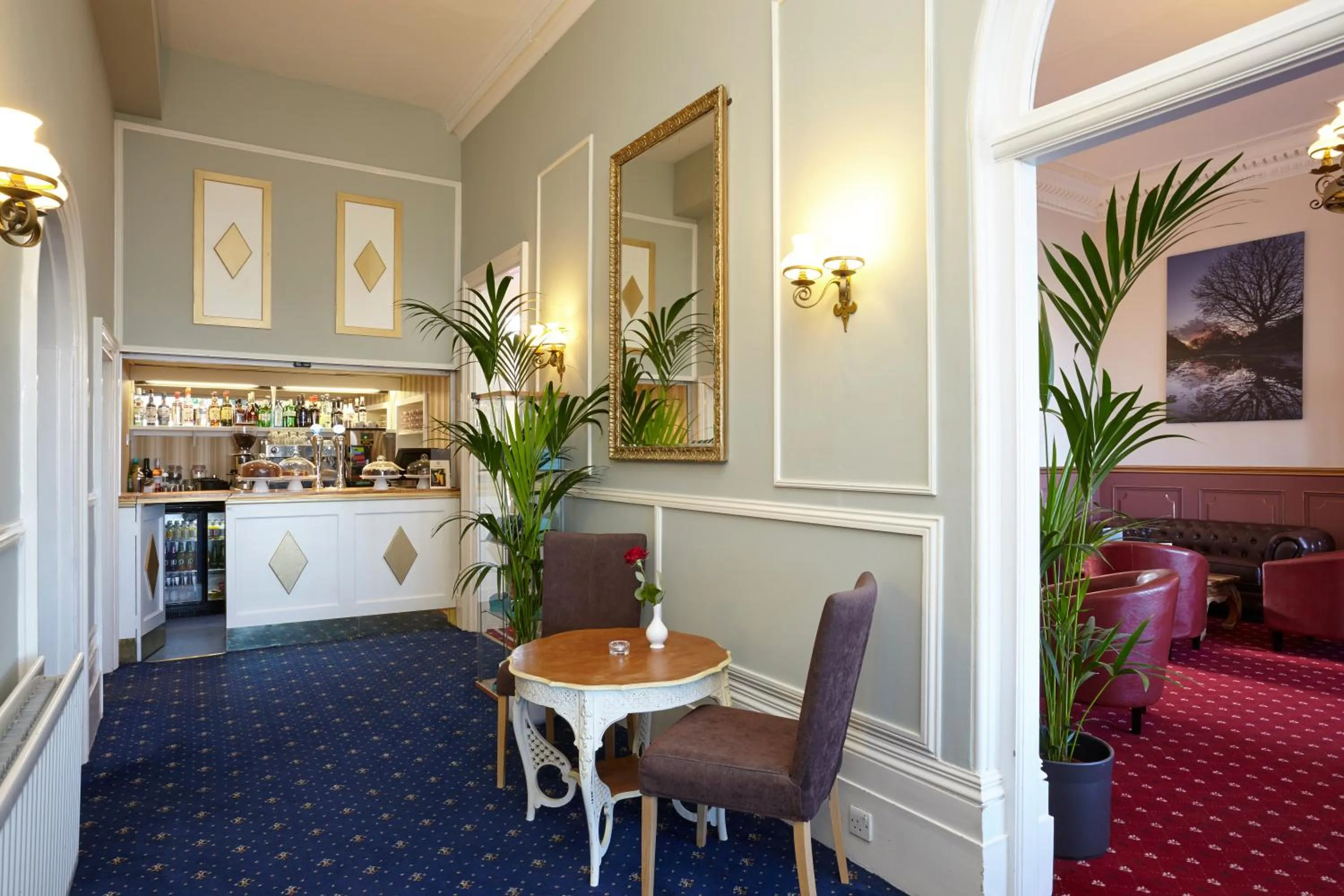 Lounge or bar in Royal Esplanade Hotel