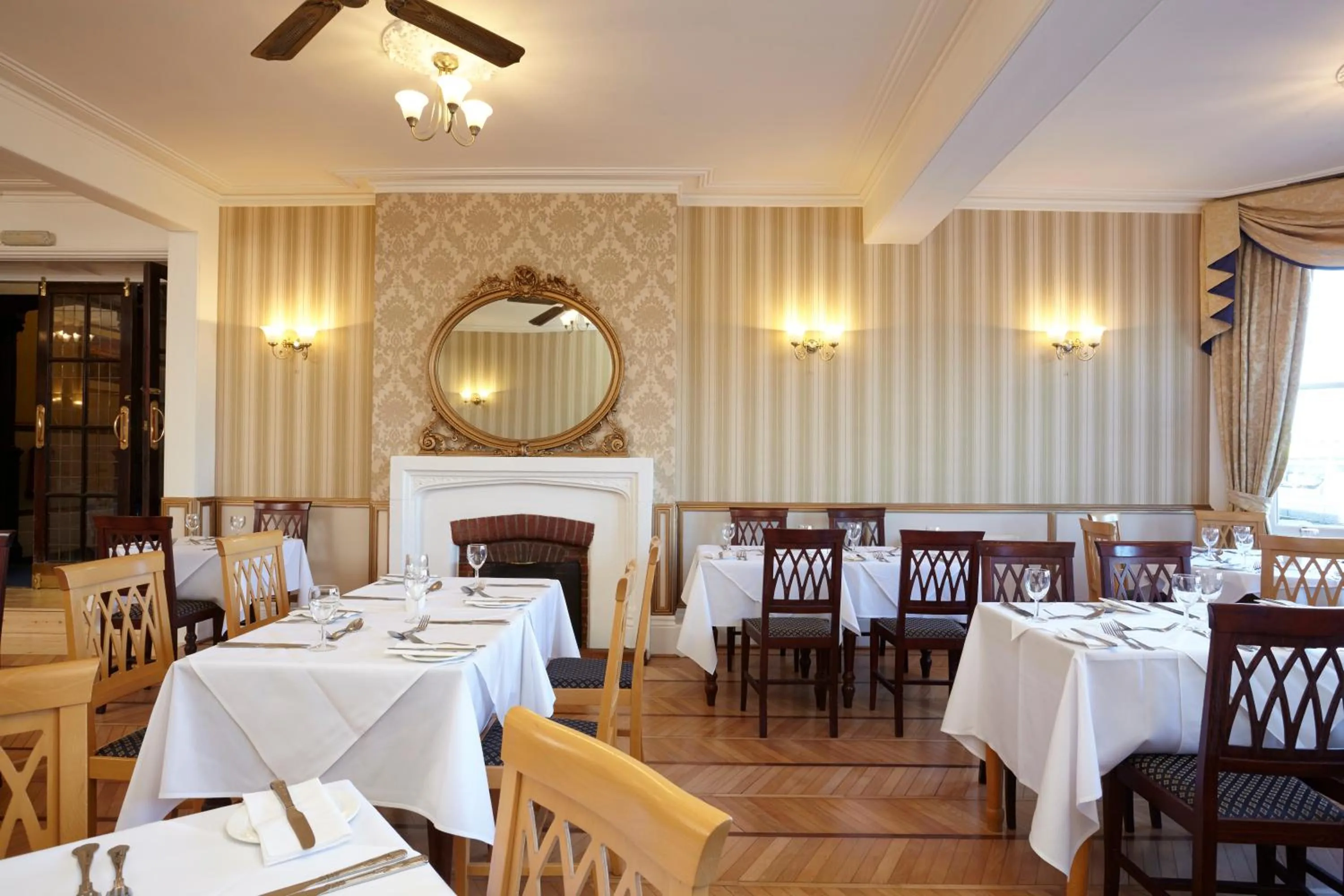 Restaurant/places to eat in Royal Esplanade Hotel